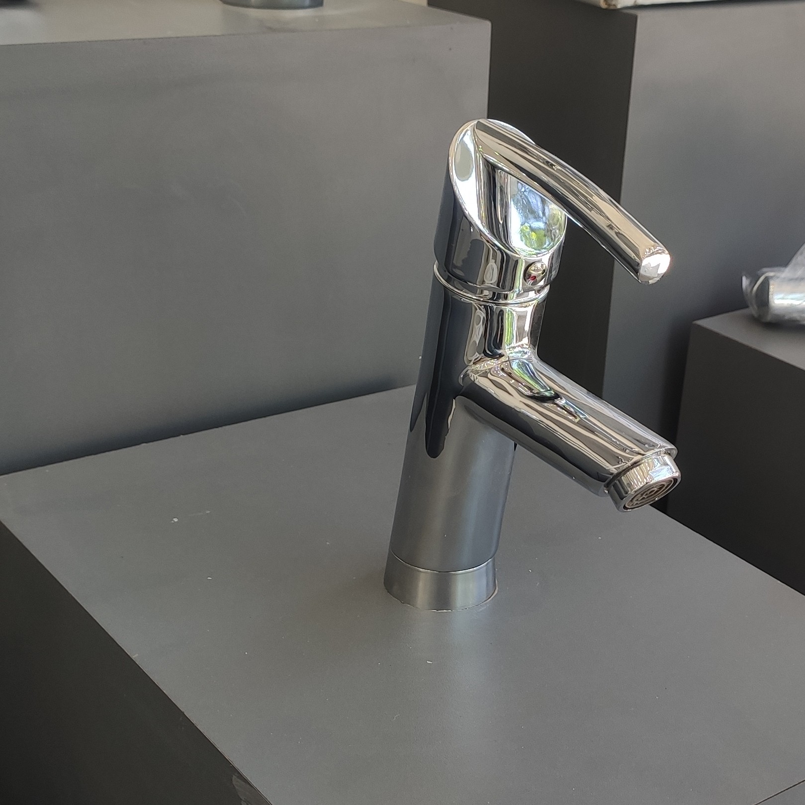 شیر روشویی مدل سارا( قیمت ویژه)  5سال گارانتی و استاندارد واقعی 