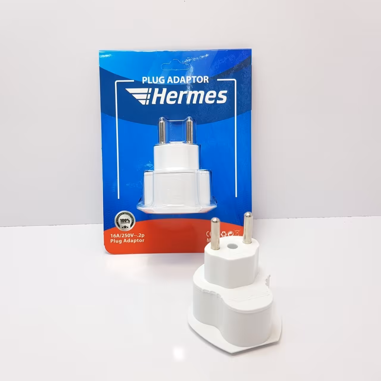 تبدیل 3به 2 جنس عالی  و کیفیت فوق العاده 16 آمپر و 250v  مدل  HR-08