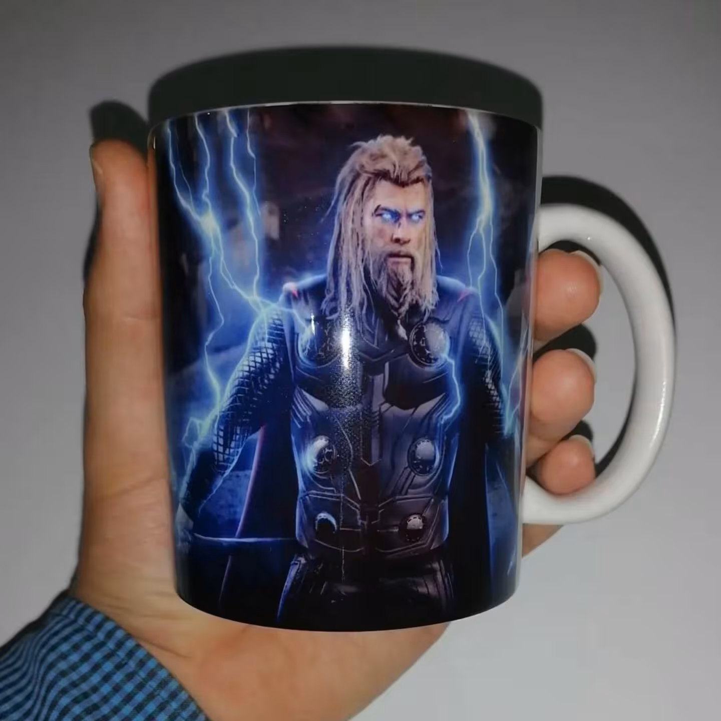 ماگ گیمینگ و سینمایی کریتوس و ثور   ( یکی سمت چپ و یکی راست ماگ ) گاد اف وار  god of war 