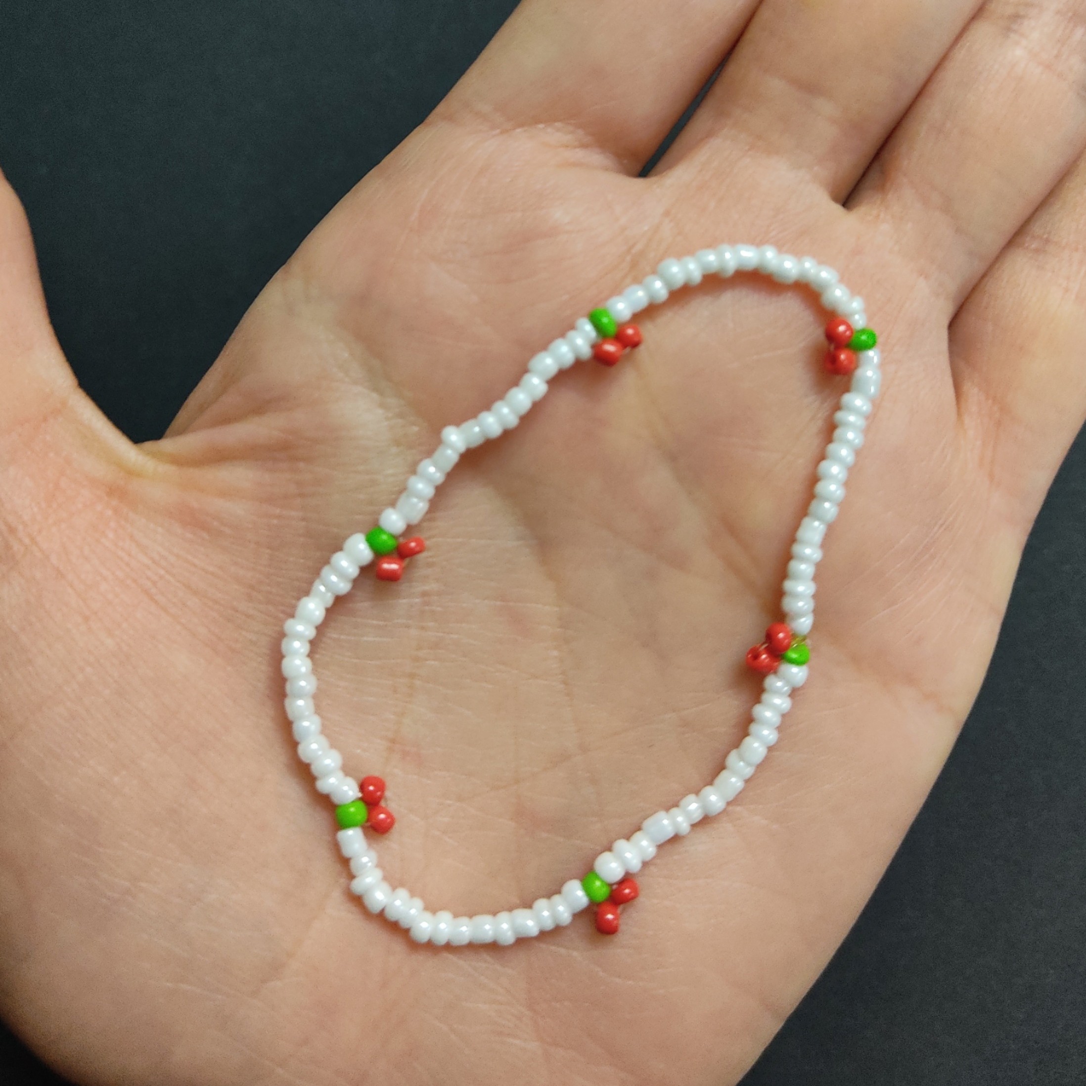 دستبند گیلاس / آلبالو ( ( اکسسوری / گردنبند / گیلاس / آلبالو / گیلاسی / آلبالویی / منجوق / منجوقی / کشی )