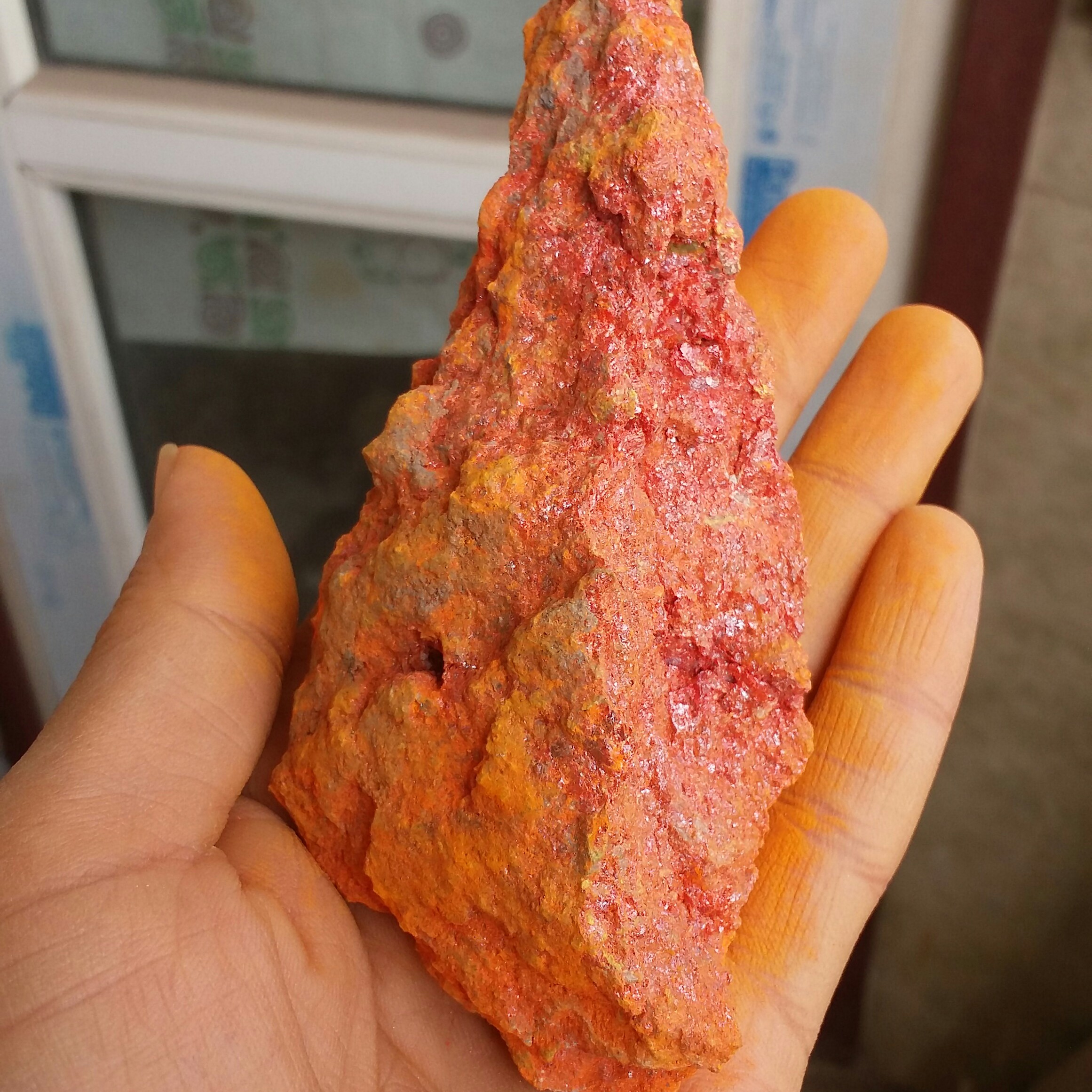 سنگ راف وارداتی زرنیخ زرد و سرخ درشت 100 در 100 طبیعی
هم برای دکوراسیون استفاده میشه هم خواص درمانی داره کد 10427