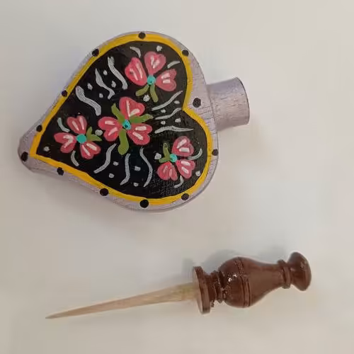 دان چوبی طرح قلبی رنگ آمیزی شده تک عددی