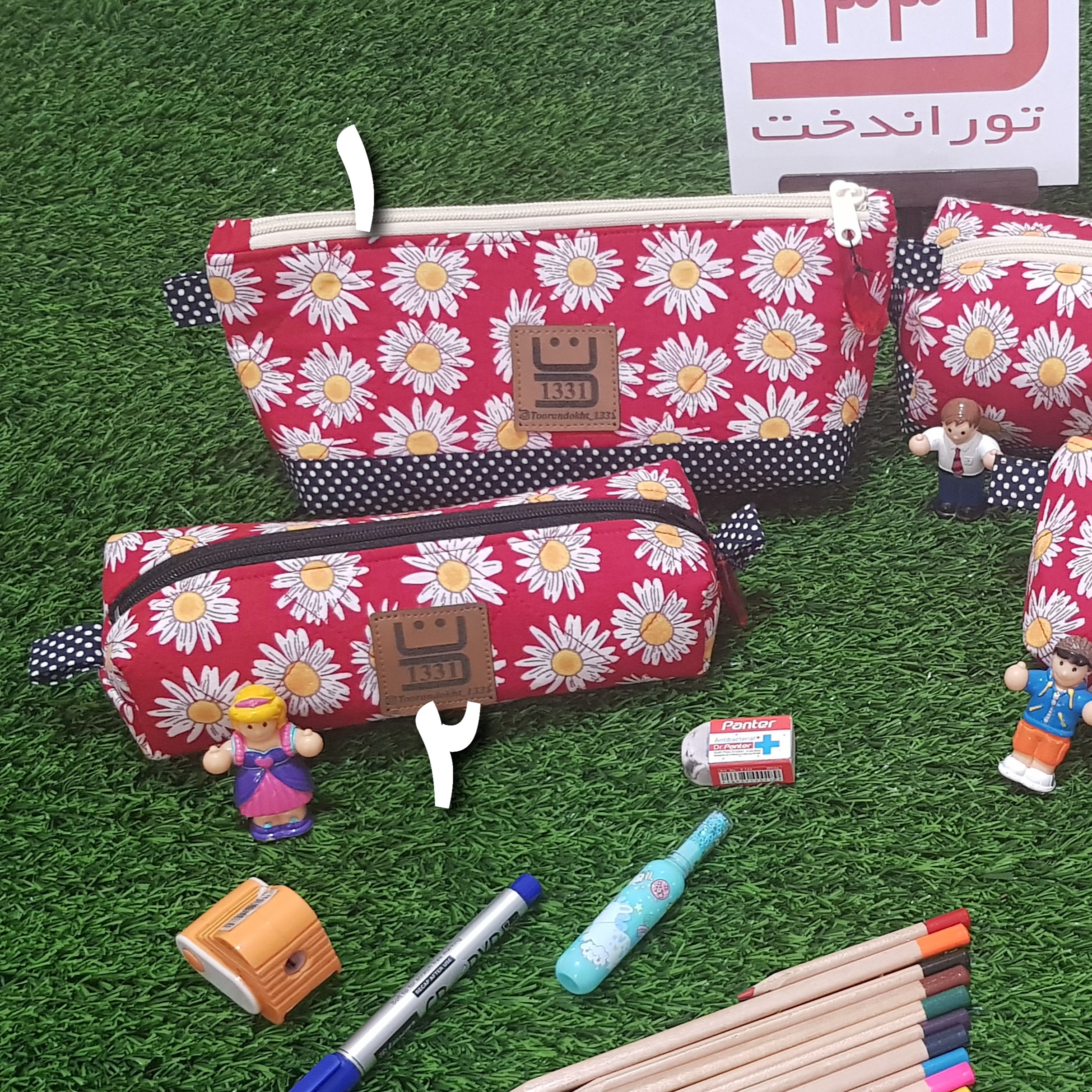 جامدادی پارچه ای در دو مدل و دو سایز زمینه قرمز گلدار