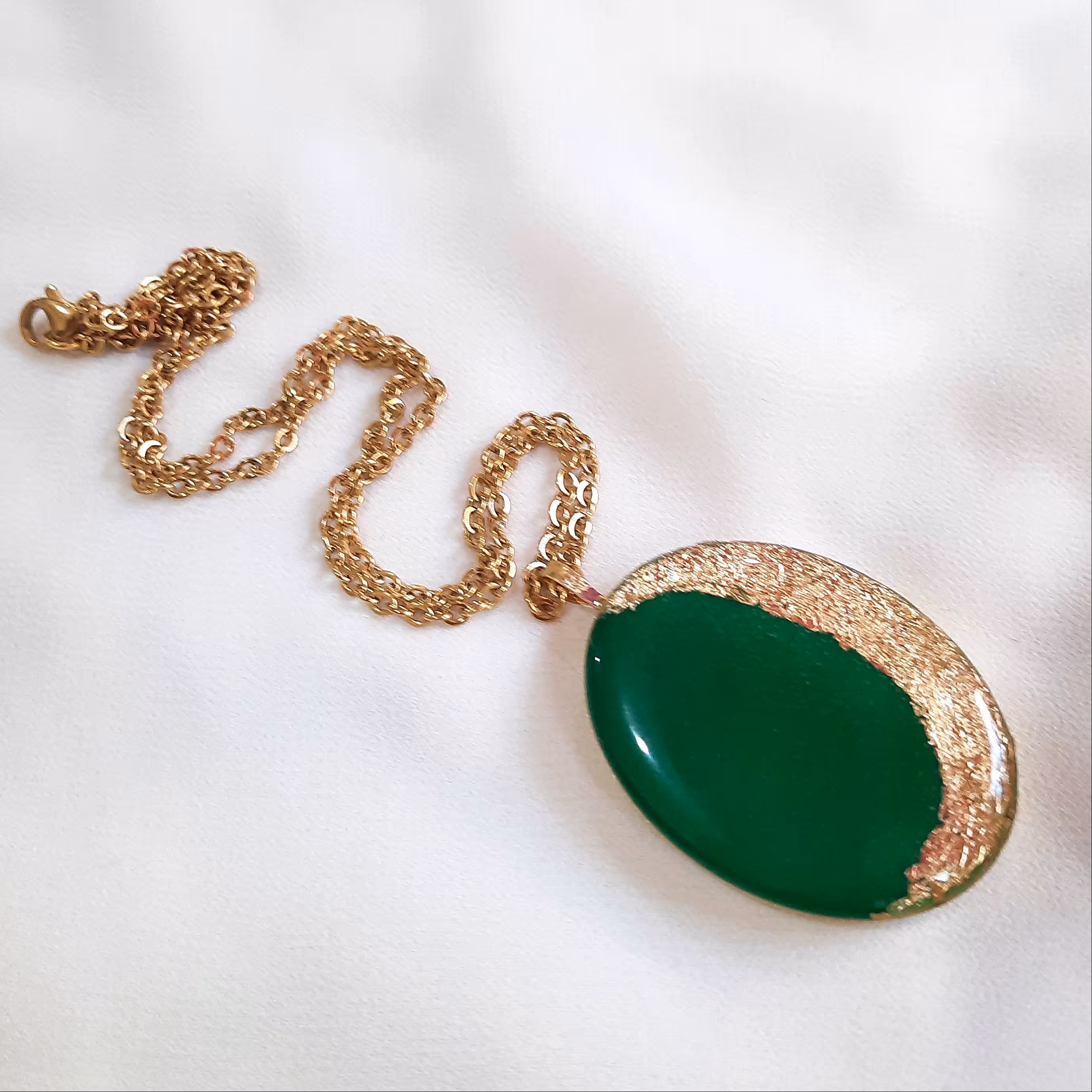 گردنبند مادام سبز رنگ ثابت بدلیجات دستساز زنجیر استیل آبکاری طلا