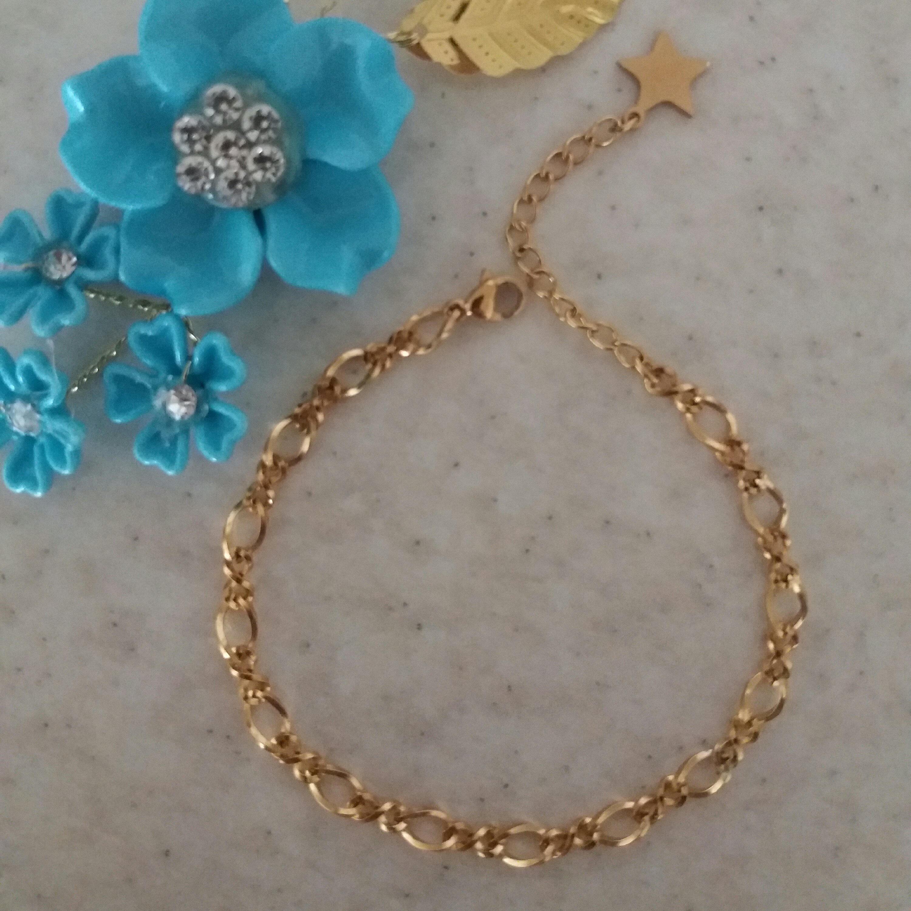 دستبند ظریف با زنجیر فیگارو پیچ