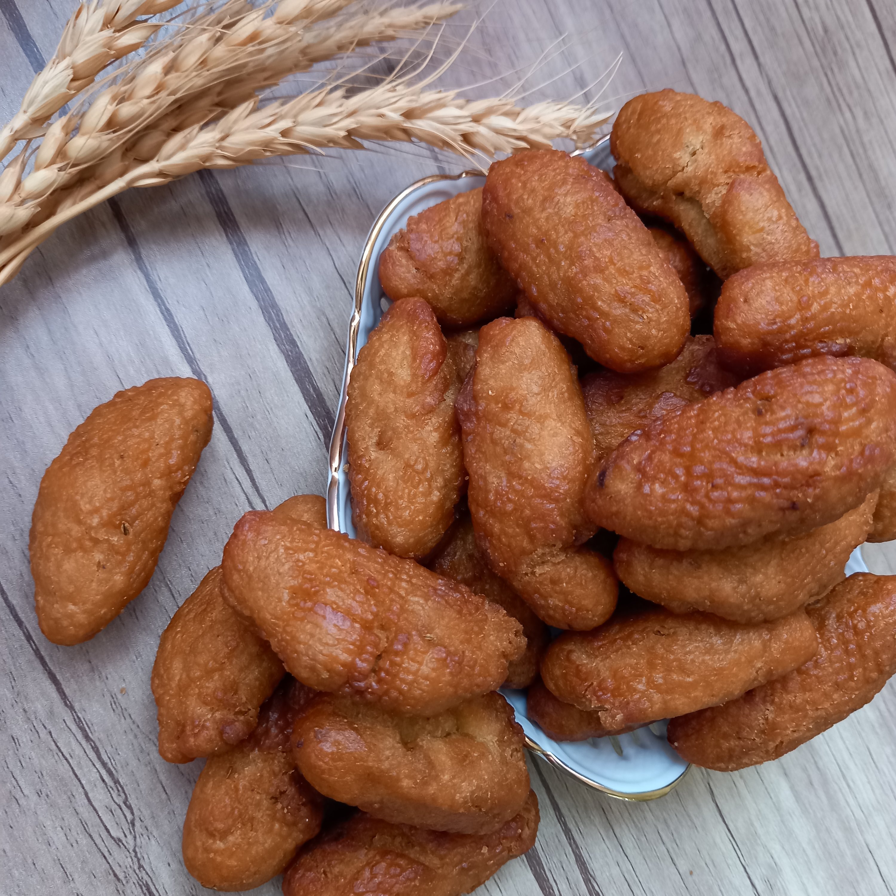 بژی شیرینی محلی کرمانشاه سرگل(ارسال رایگان)