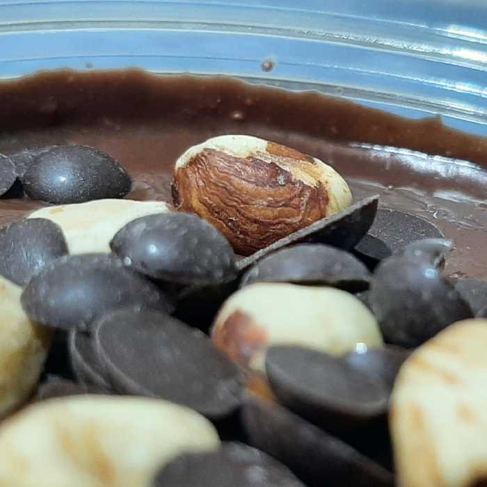 شکلات فندق کرانچی شهمار 200گرم همراه با ارسال رایگان(شکلات صبحانه)