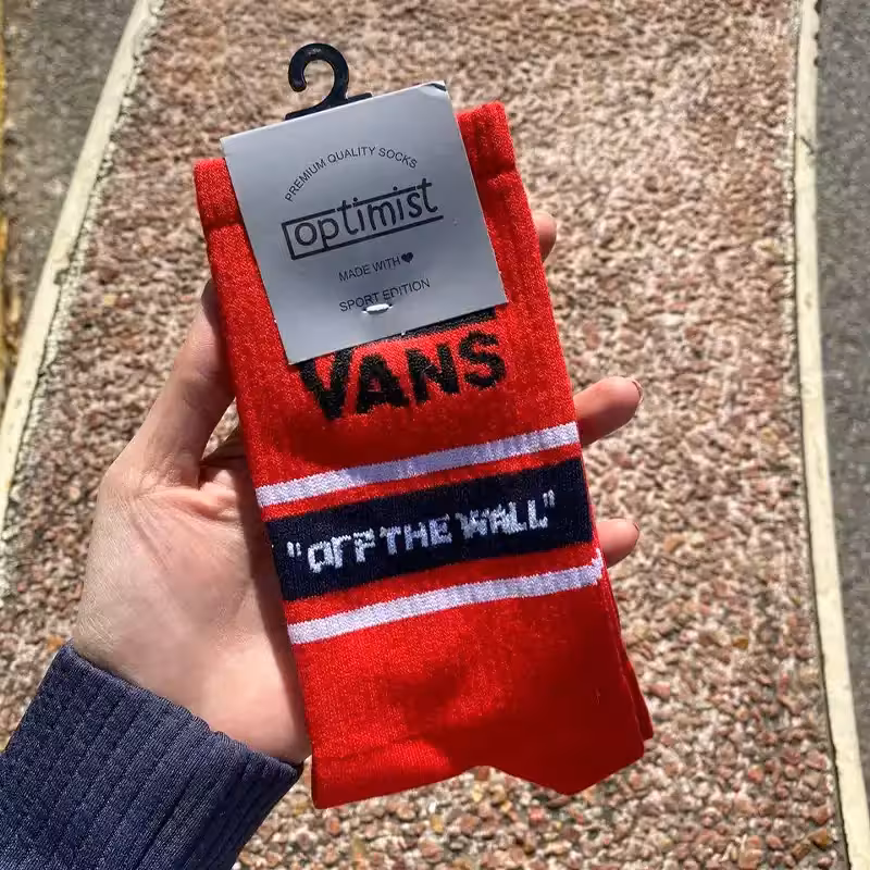 جوراب ونس قرمز - جوراب قرمز ونس