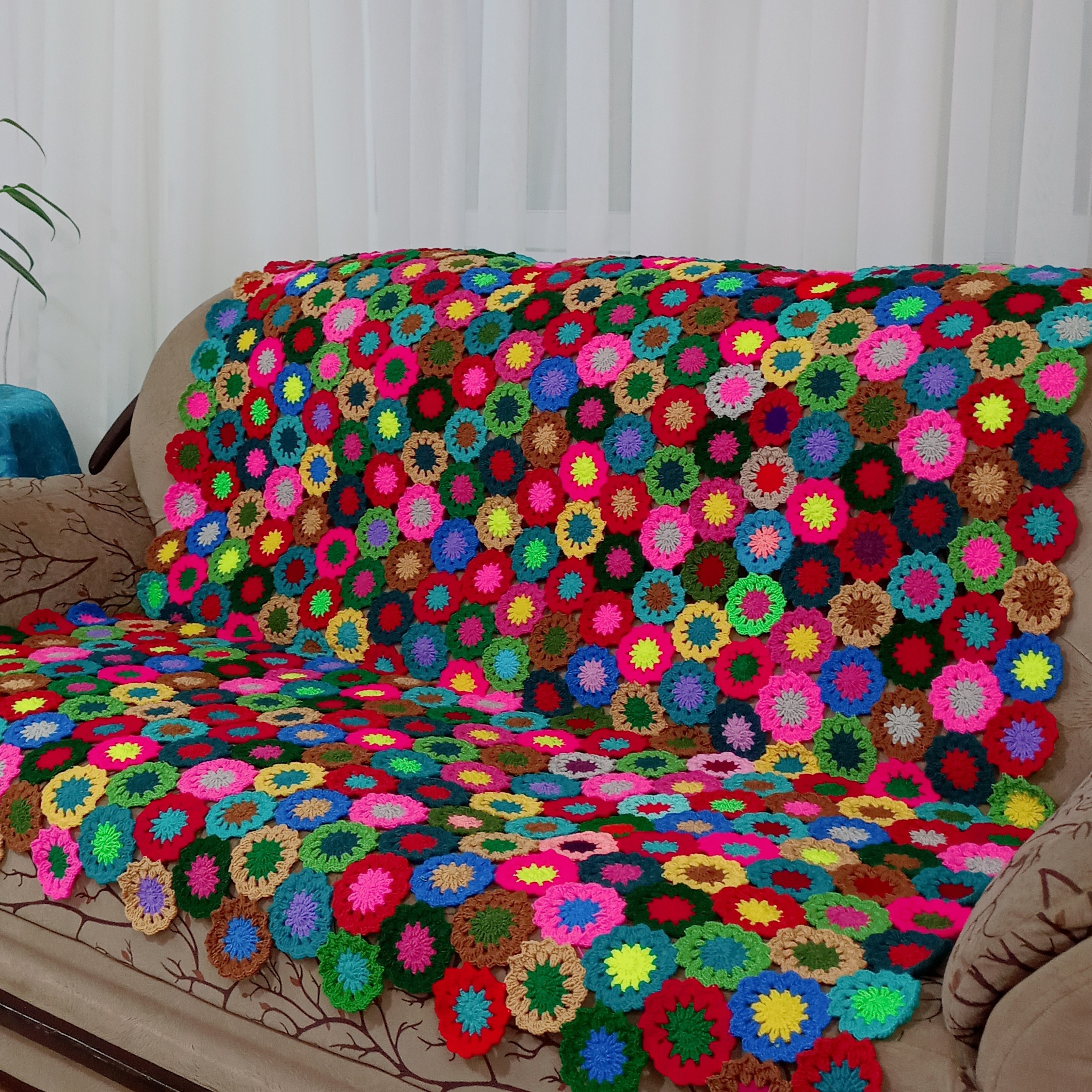 شالی مبل یا رومبلی بافته شده با کاموای درجه یک و قابلیت شستشو با ماشین لباسشویی 