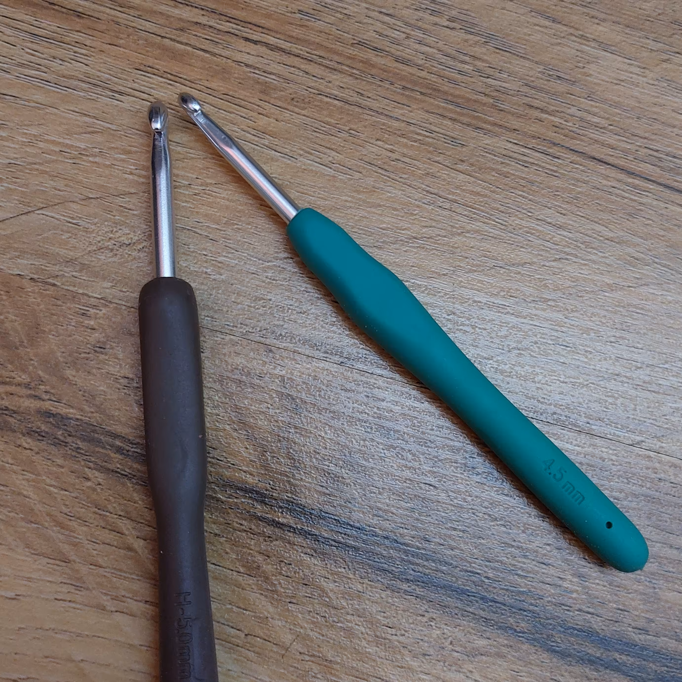 قلاب قلاببافی شماره 4.5 و 5 روکش دار باکیفیت مناسب کارهای بافت درشت