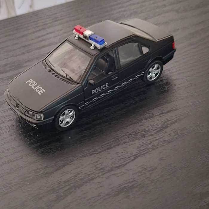 ماشین فلزی پلیس 