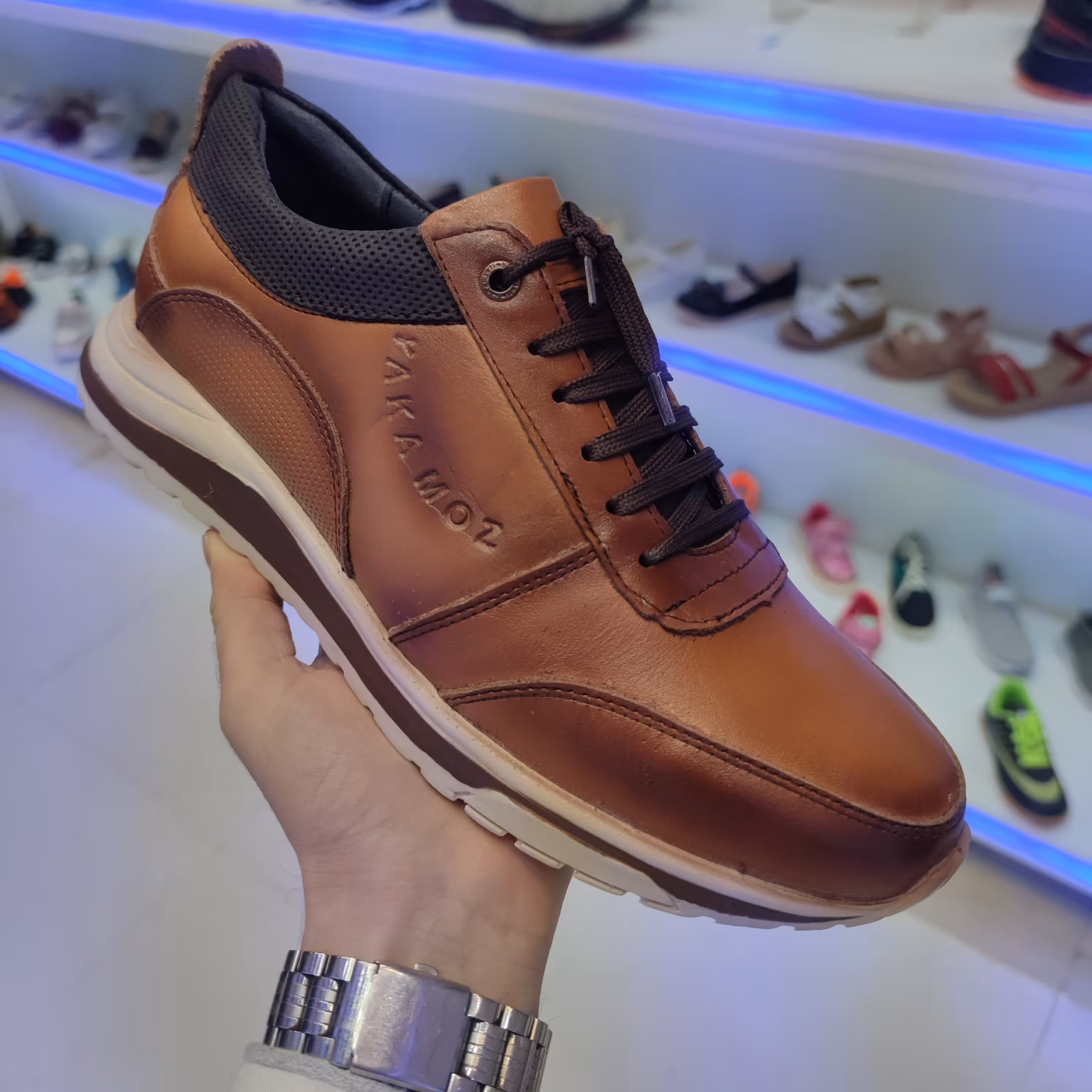 کفش روزمره مردانه چرم . زیره pu