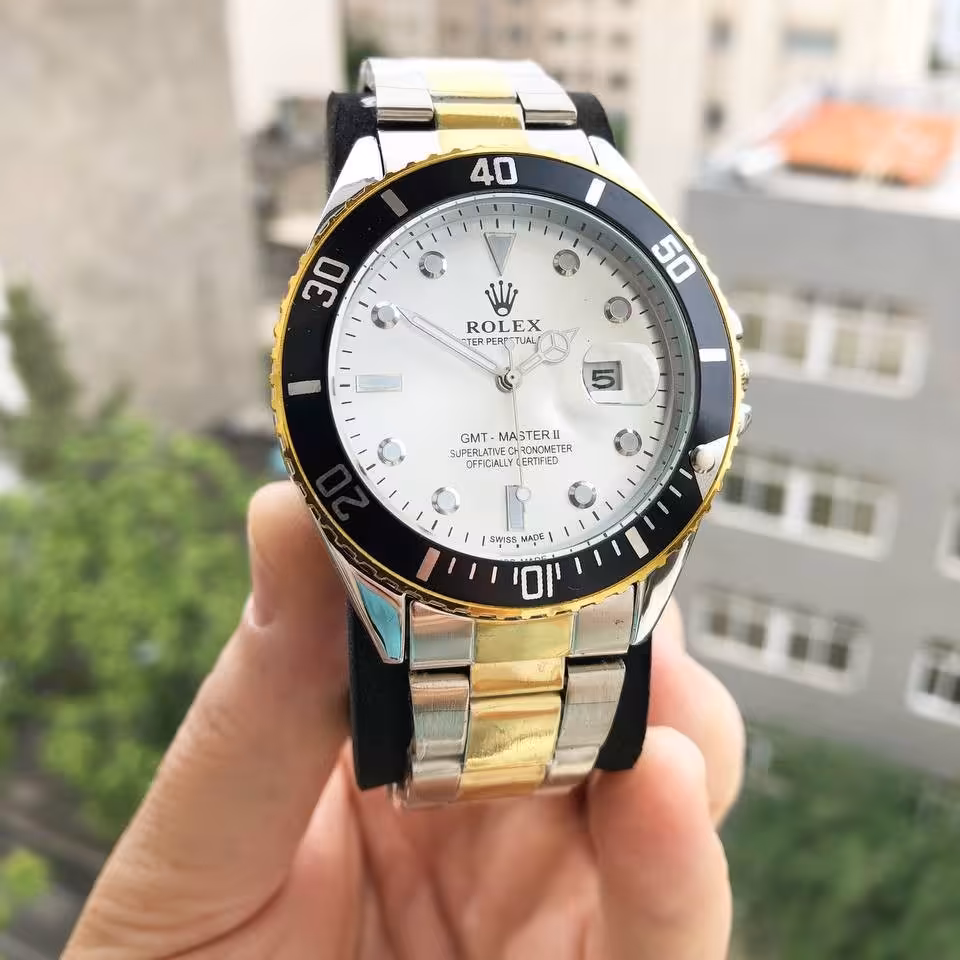  ساعت  رولکس ساب مارینر مردانه
بنداستیل. دارای تقویم
کیفیت عالی. شش ماه گارانتی موتور
