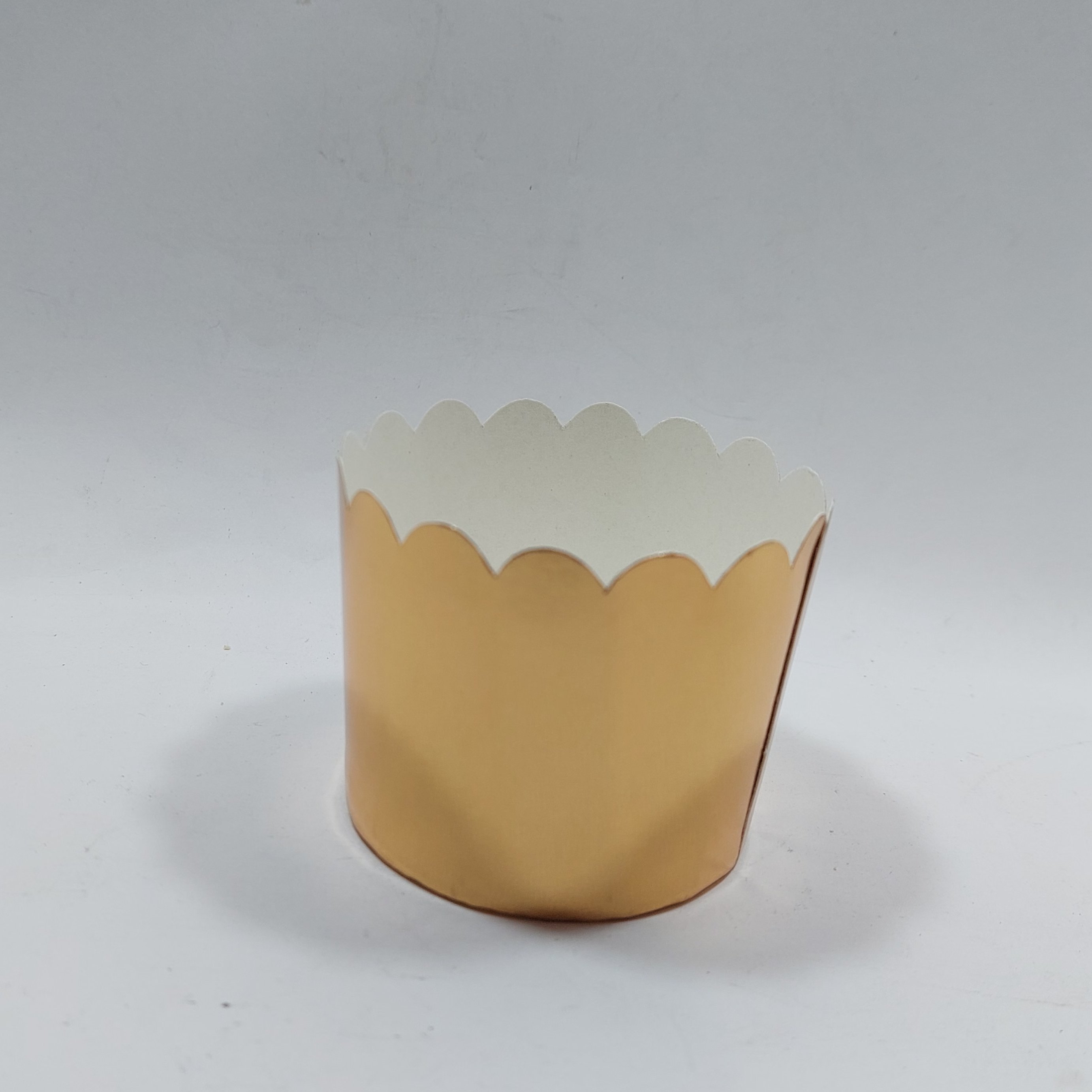 قالب کاپ کیک طلایی