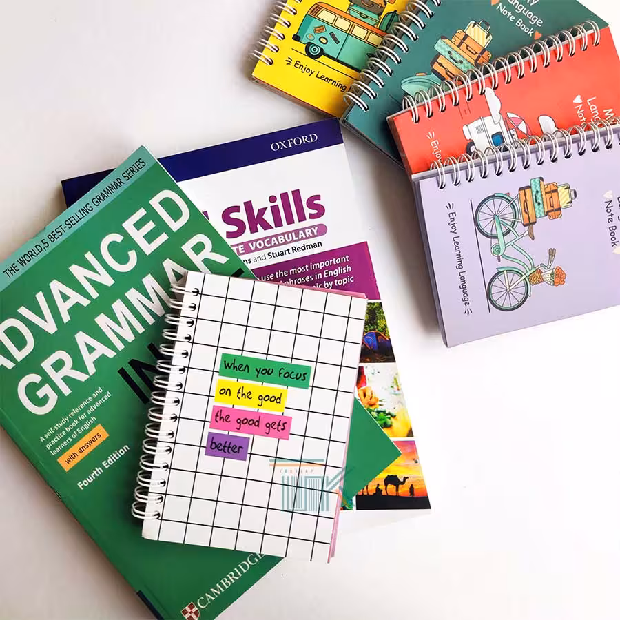 دفتر برنامه ریزی زبان من مدل پلنر طرح شطرنجی | خرید کتاب زبان | خرید لوازم التحریر | چی کتاب | بالاترین تخفیف و ارسال رایگان