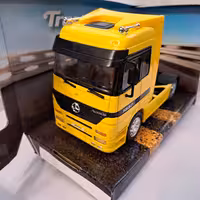 ماکت کشنده بنزآکتروس 1.32 برندویلی بدنه فلزی سایراجزاپلاستیک جعبه دارباکیفیت