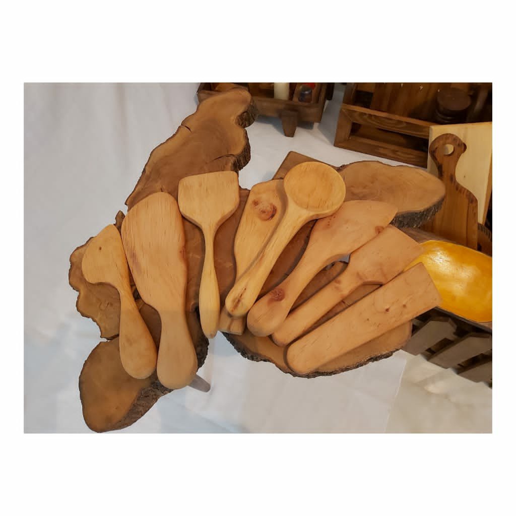 کفگیر و ملاقه چوبی آشپزخانه