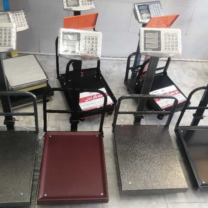 باسکول  دیجیتال  300 کیلویی تاشو گارددار