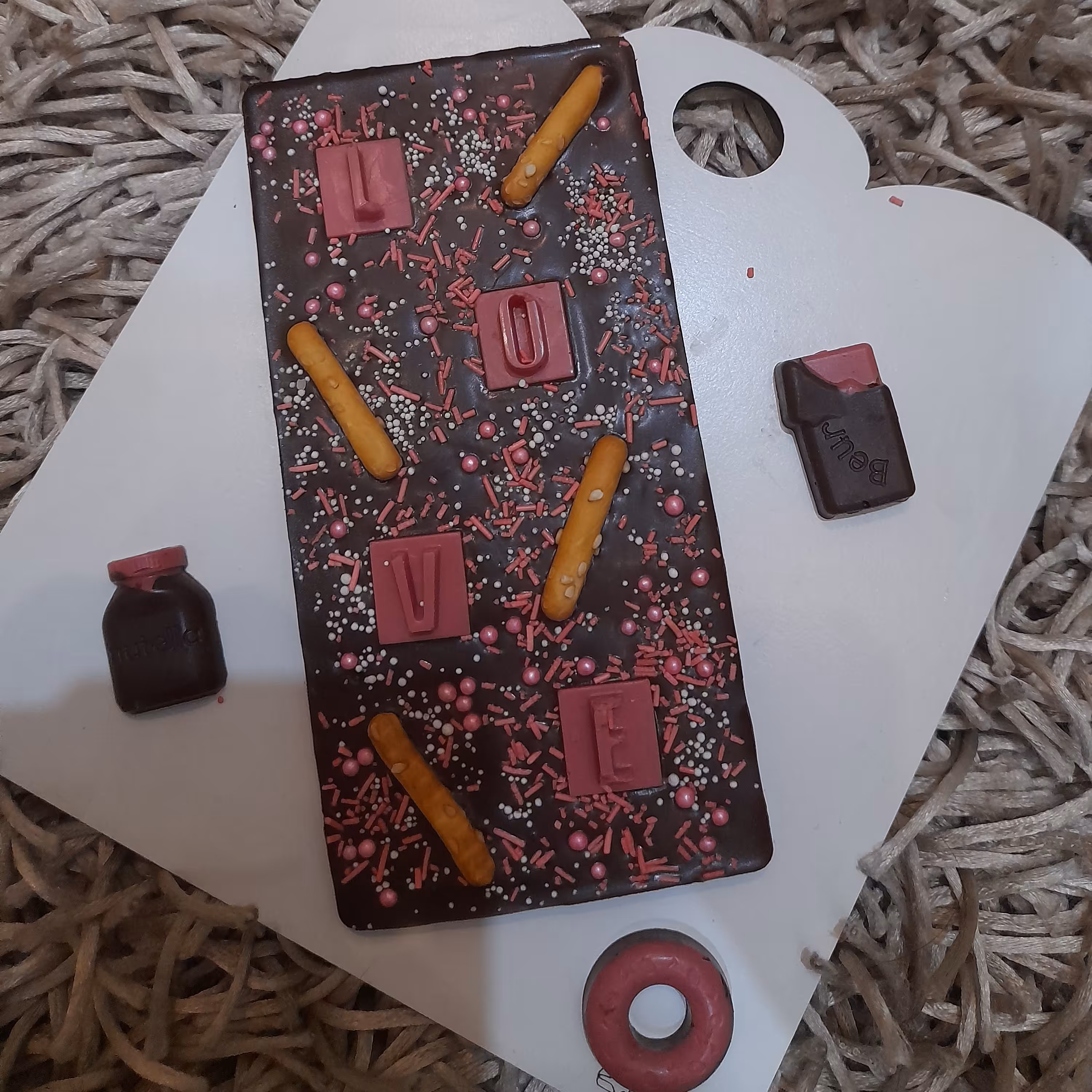 شکلات تبلتی  ارسال با پیک و پس کرایه