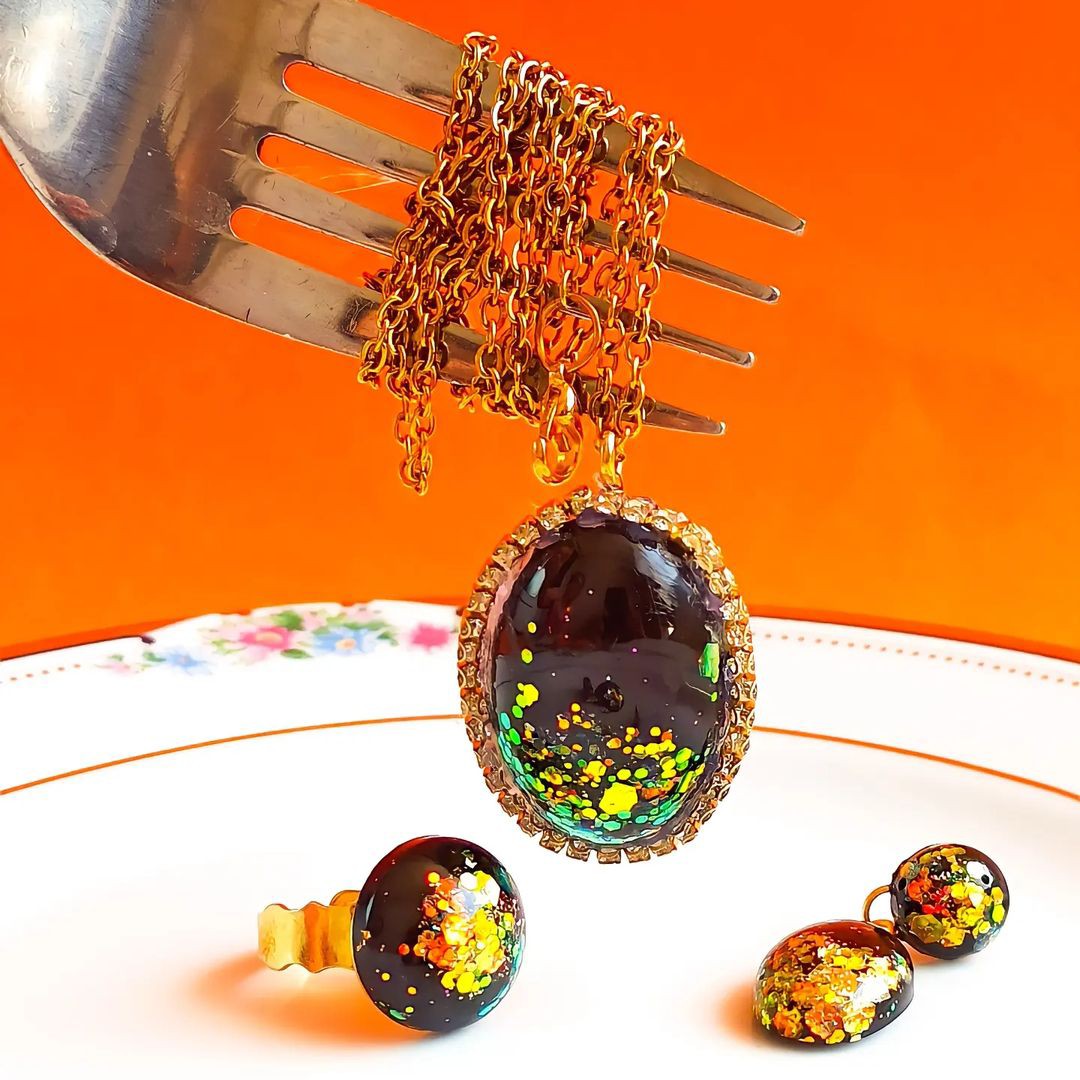 نیمست دستساز رزینی فوق العاده زیبا و سبک.ساخت بصورت سفارشی.قابل اجرا با رنگ دلخواه شما