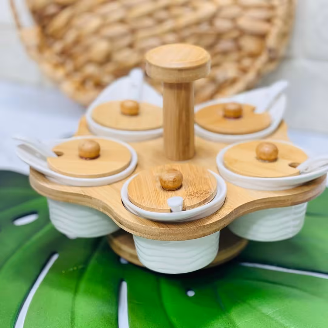 جا ادویه چرخشی سرامیکی با درب بامبو و پایه نگهدارنده بامبو سرویس 5 تایی