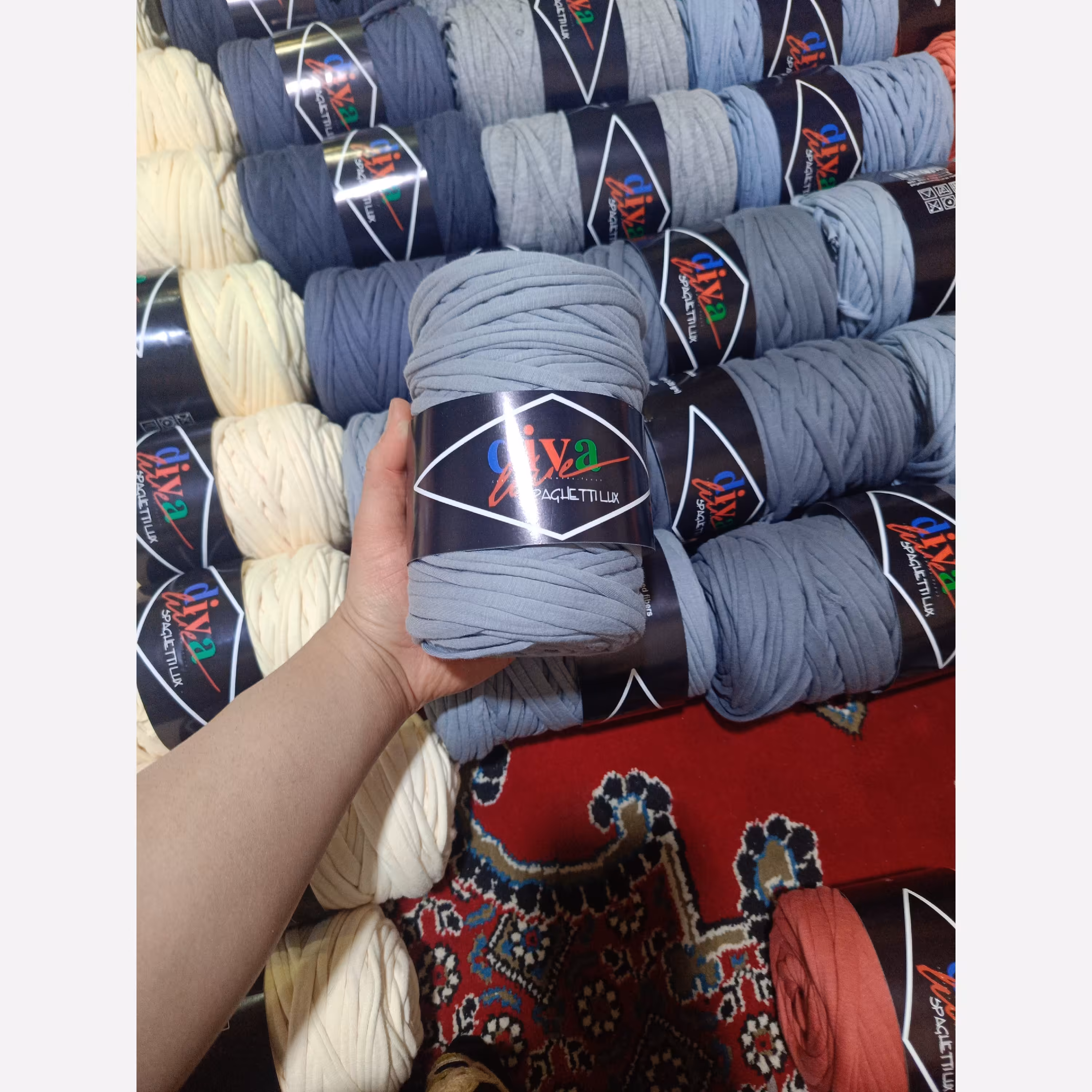 تریکو دیوا رنگ طوسی فیلی 420گرمی با ضخامت یکدست و کشسانی خوب