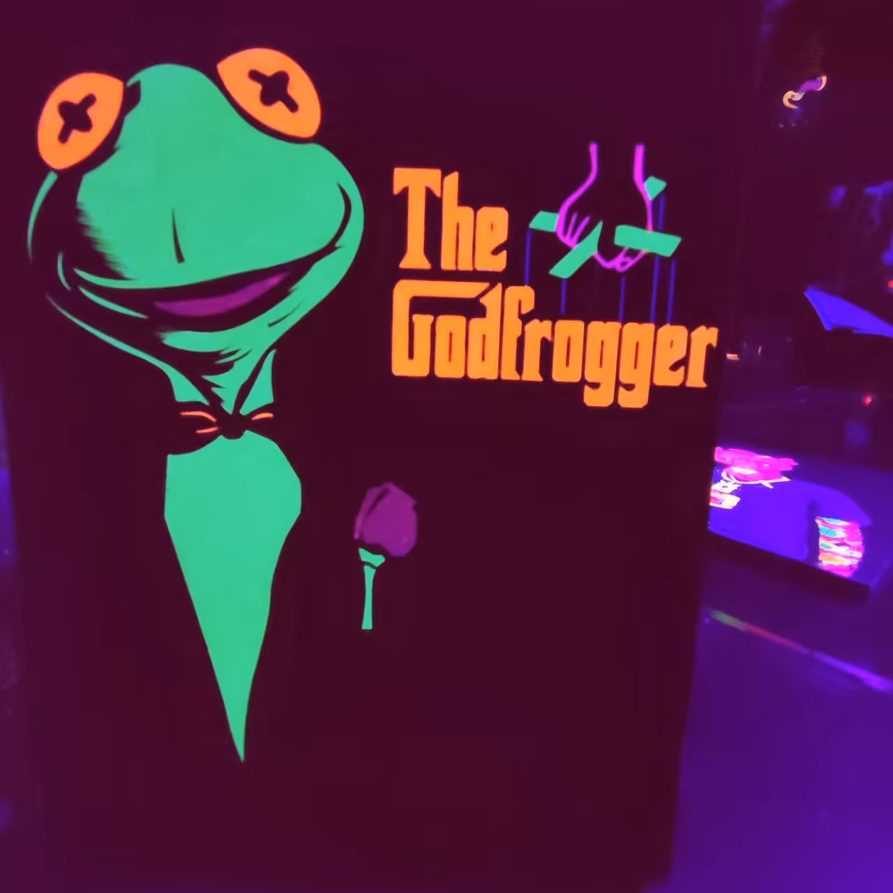 تابلو بلک لایت با طرح  قورباغه سایز 15 در 20 سانتی متر Blacklight