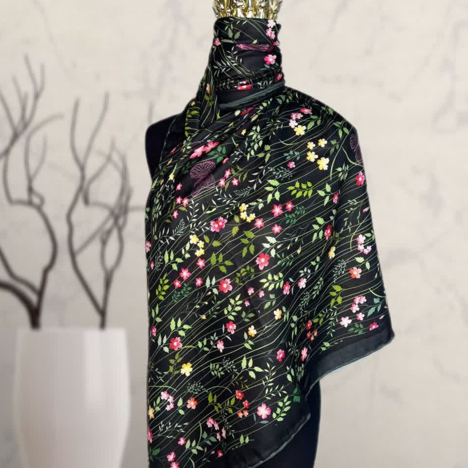 روسری مشکی گل گلی