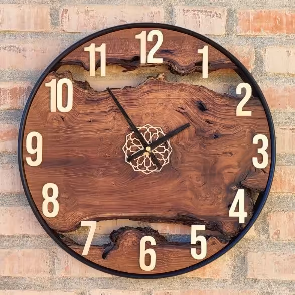 ساعت روستیک چوبی