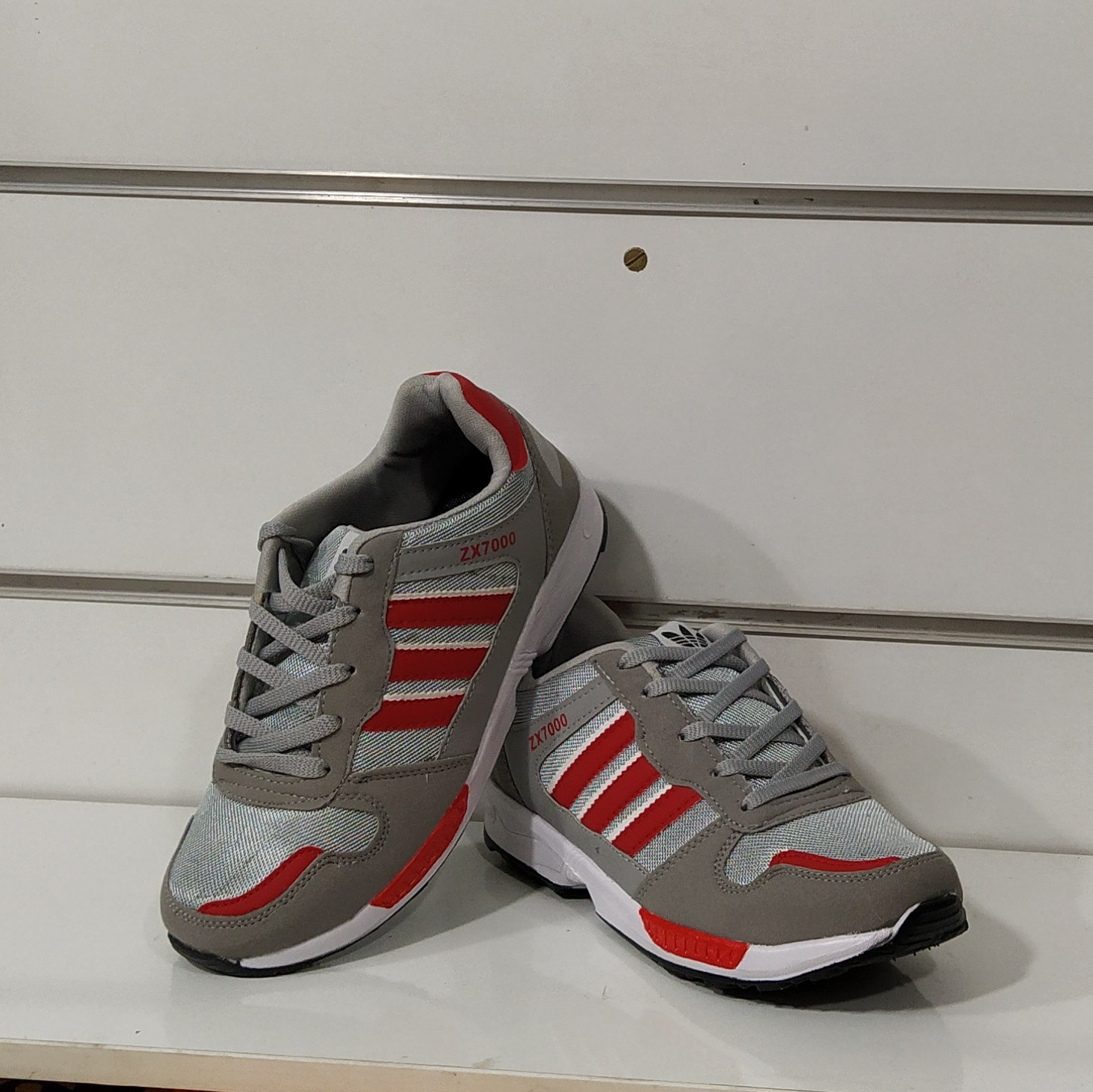 کفش اسپرت مردانه - ZX700 - طوسی قرمز- زیبا و شیک و بادوام - کد (141)