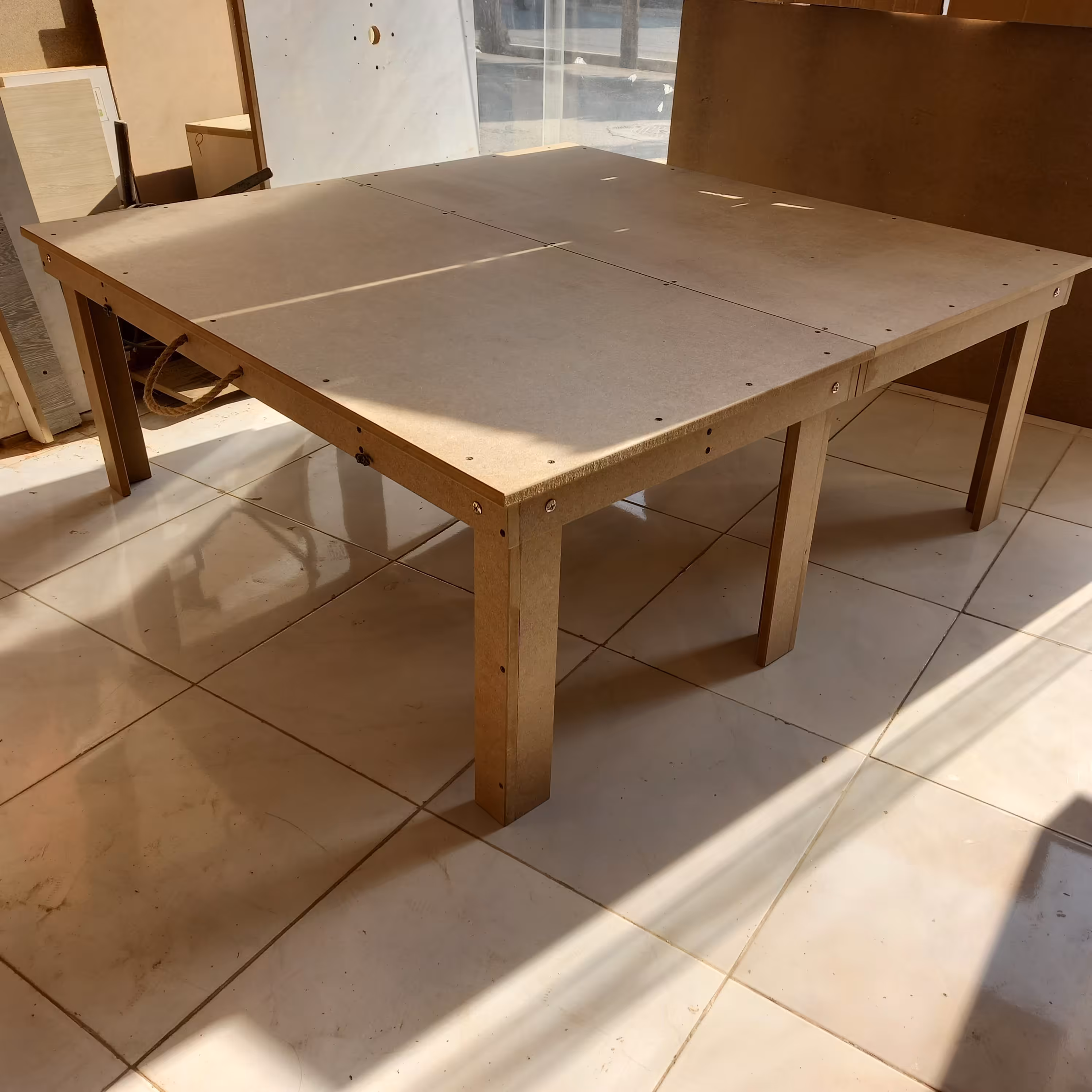 میز تاشو مدل M120120461 ( ارسال رایگان )  MDF خام سایز  120  در  120 سانتی متر 