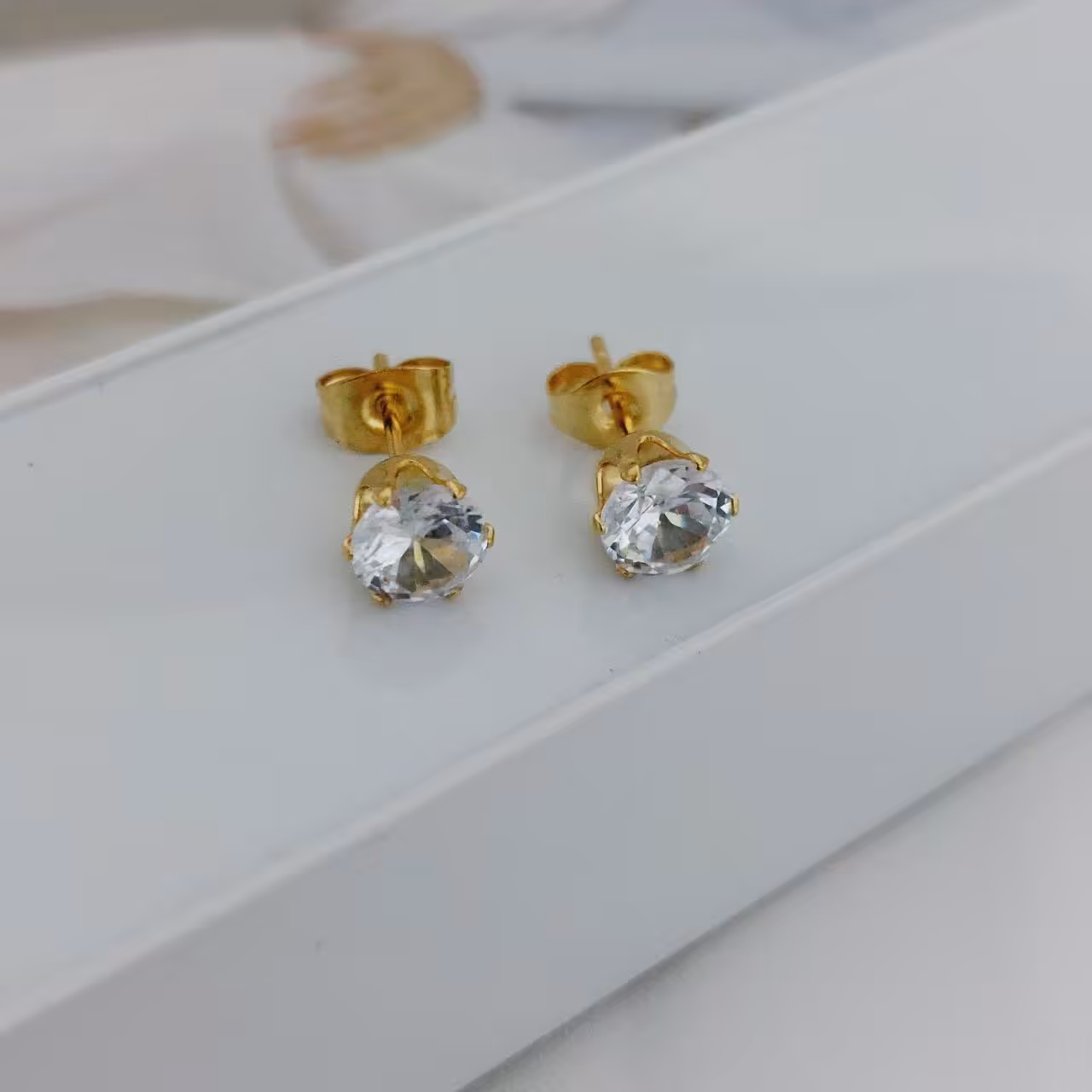 گوشواره تک نگین کد12160طرح طلا.استاینلس استیل.با آبکاری طلا.ضد حساسیت.رنگ ثابت