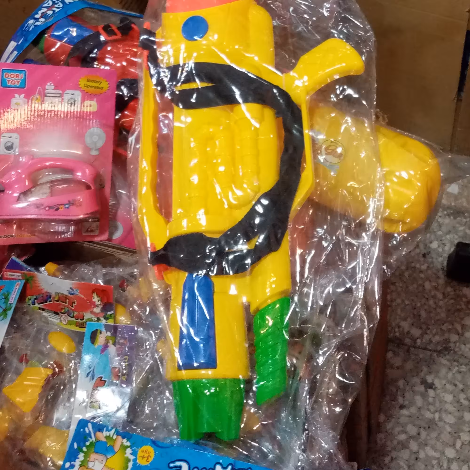 تفنگ آب پاش بزرگ مخزنی