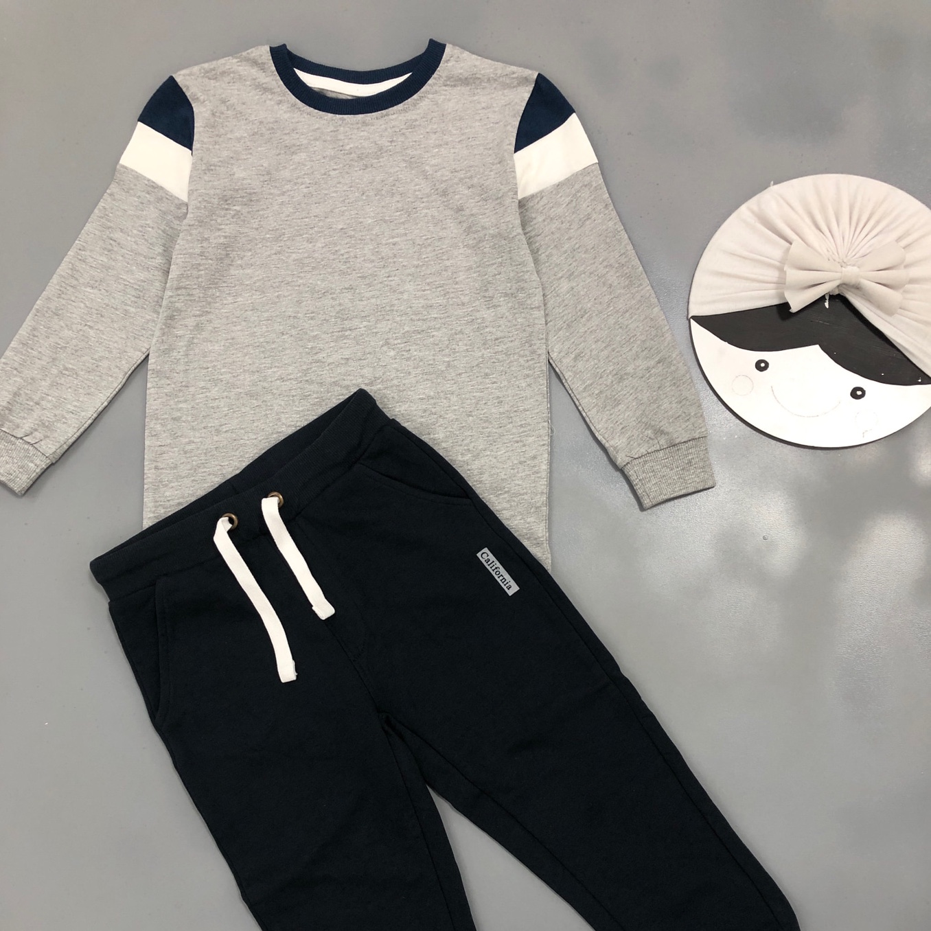 ست بلوز نخی و شلوار اسلش دورس پسرانه 3-12 سال
به صورت جداگانه هم بفروش میرسند. 