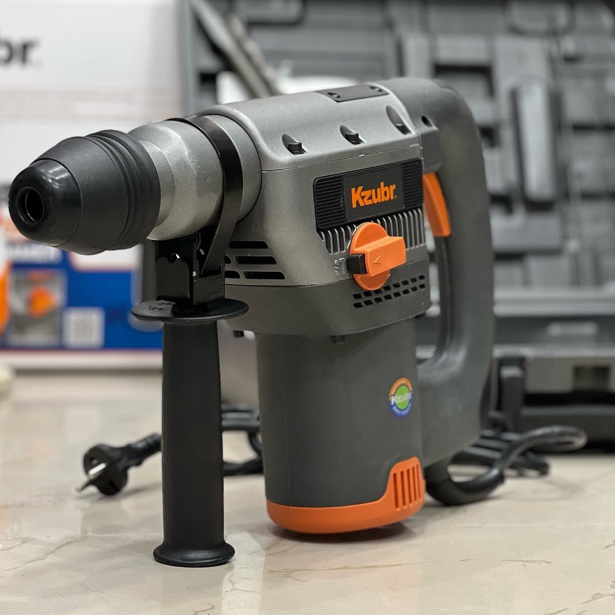 دریل بتن کن
مارک زوبر
مدلk10115
قدرت تخریب هفت نیم کیلوگرم
1350 وات