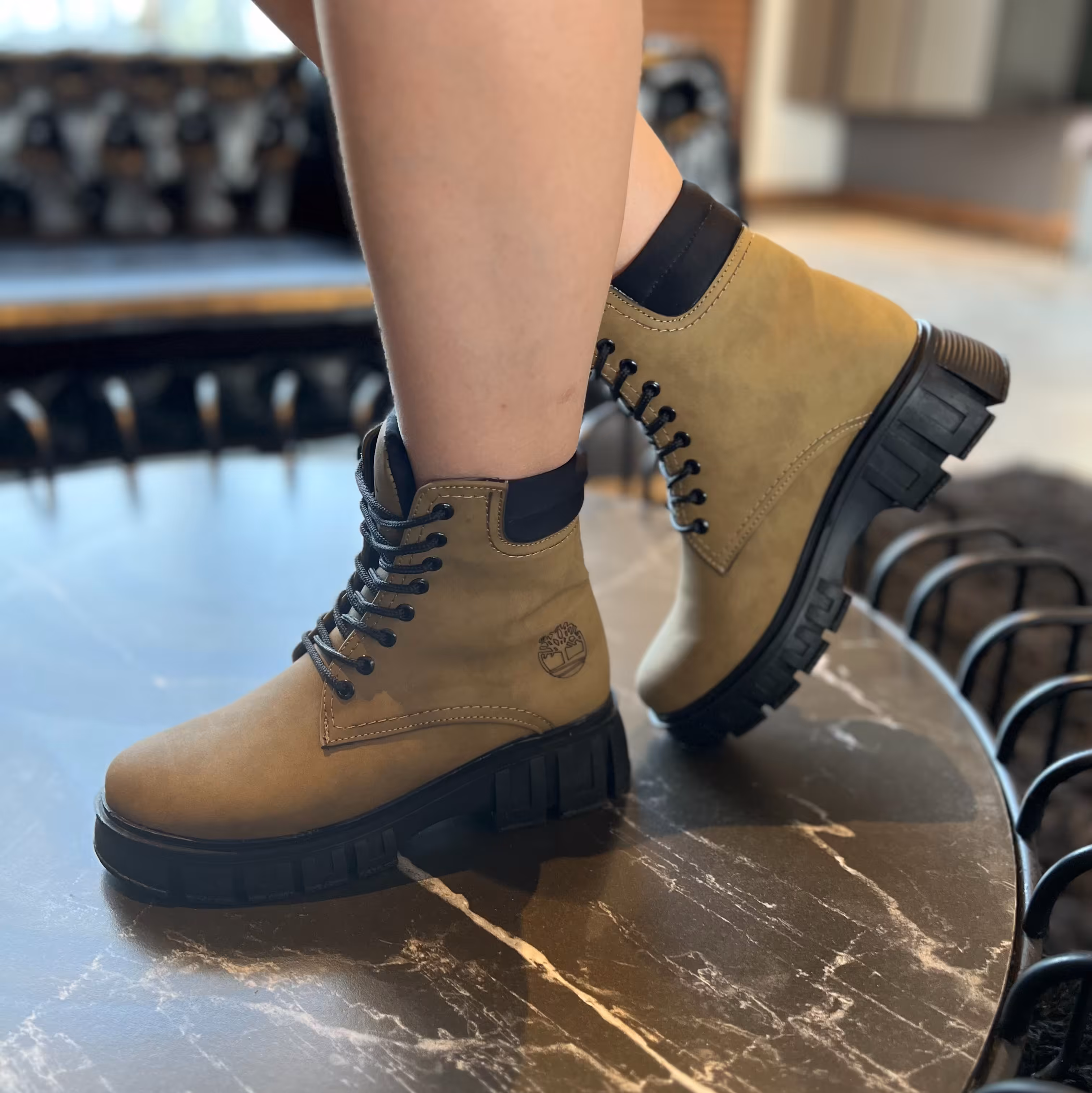 نیم بوت زنانه تیمبرلند رنگ صدری سایز 37-40