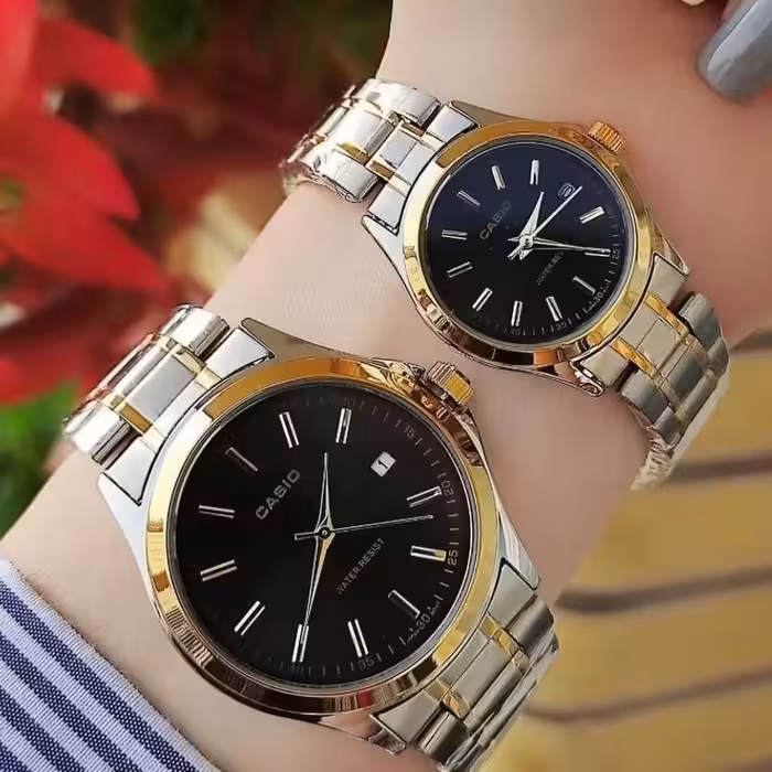 ست ساعت کاسیو بنداستیل دورنگ  نقره ای طلایی صفحه مشکی

