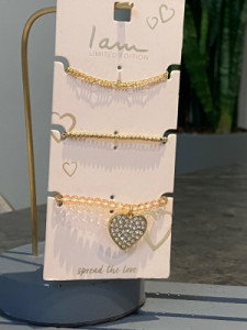 پک سه تایی دستبند وارداتی بسیار زیبا و خاص در دست