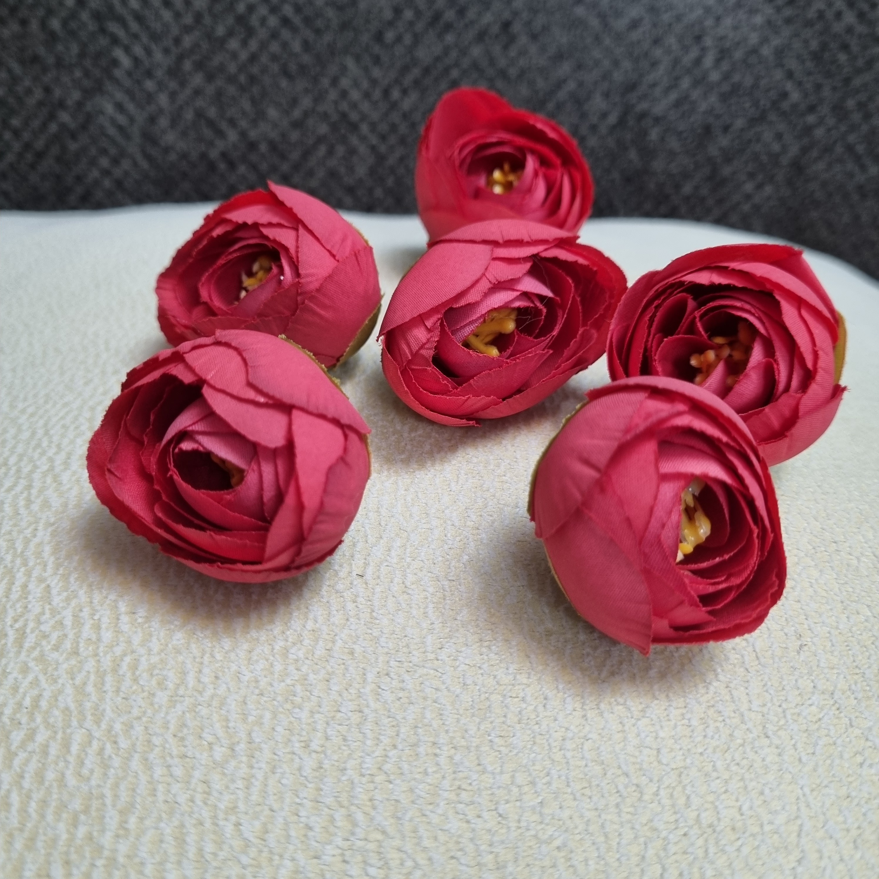 بسته شش عددی سرگل فندقی ریز  رنگ قرمز