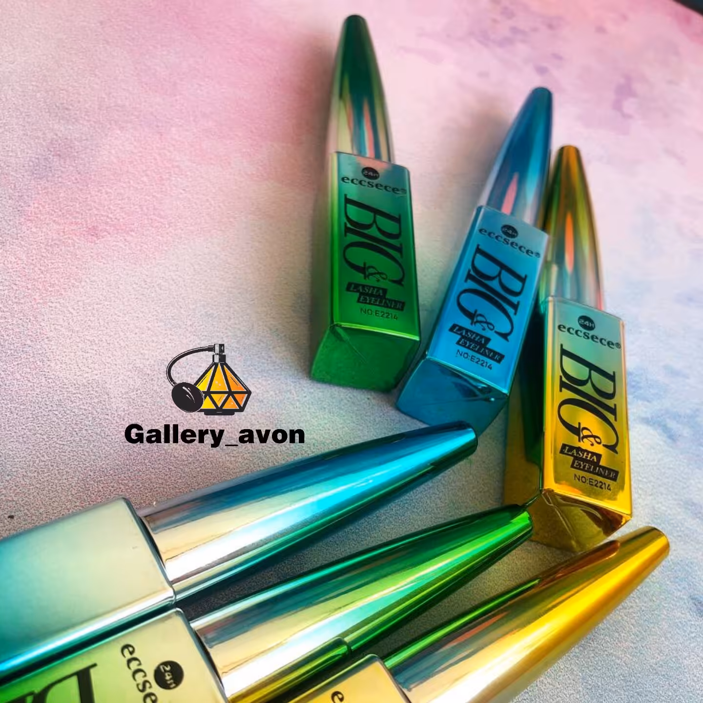 خط چشم مویی اسنس دارای قلم مویی نازک و نرم  دارای شدت رنگ بالا