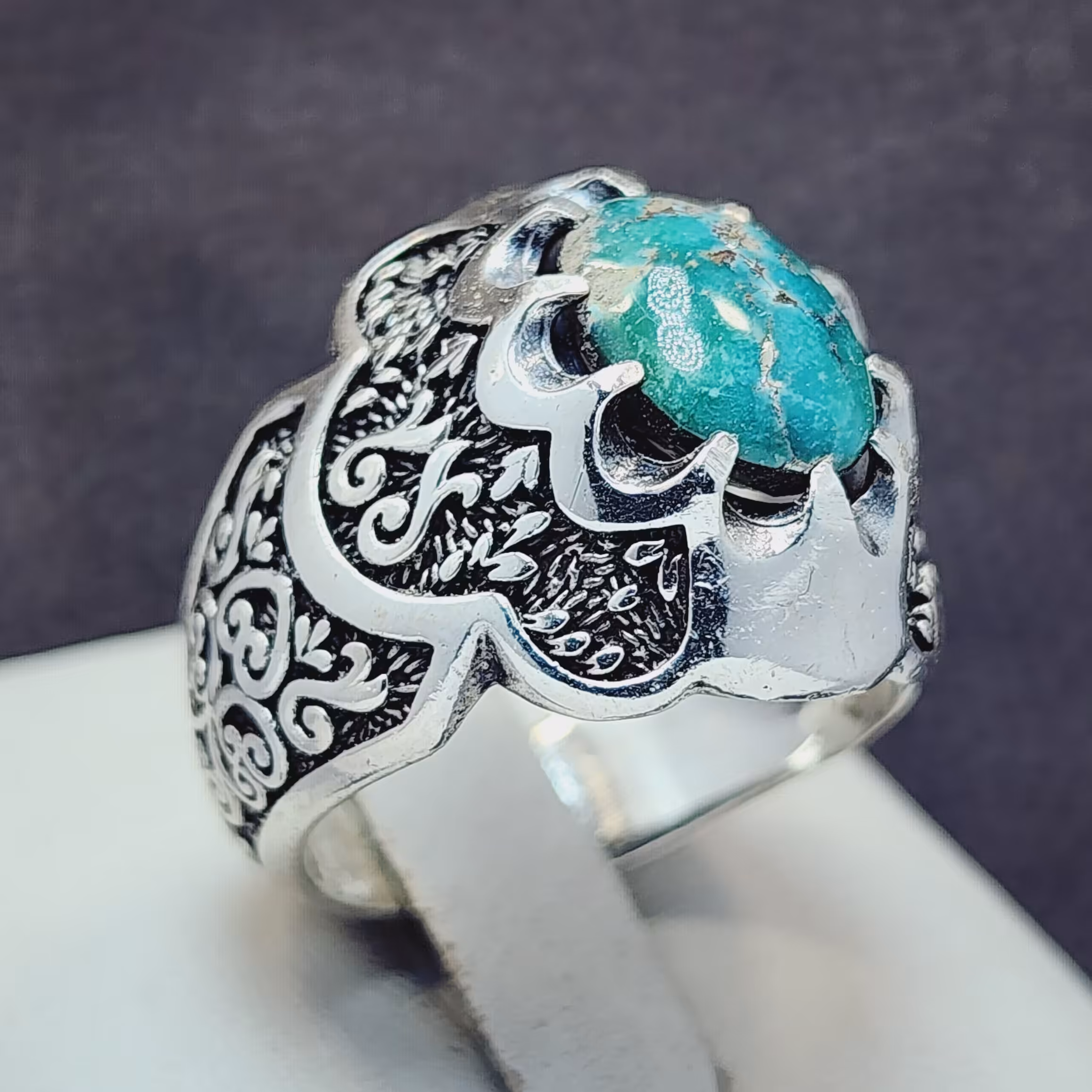 نگین فیروزه نیشابوری اصل و معدنی با رکاب نقره مردانه. 