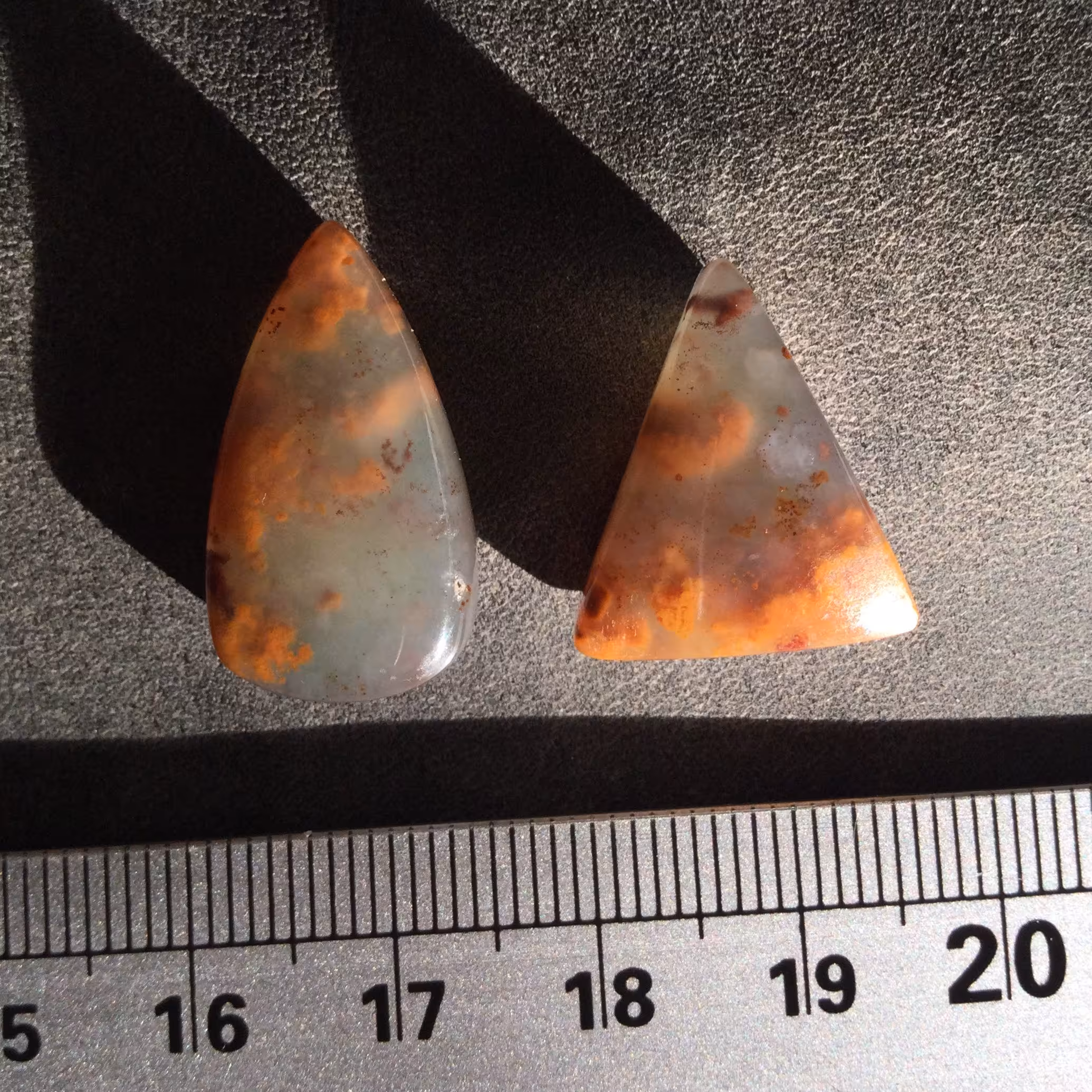 عقیق های دو رنگ تراش فانتزی مناسب گردنی 