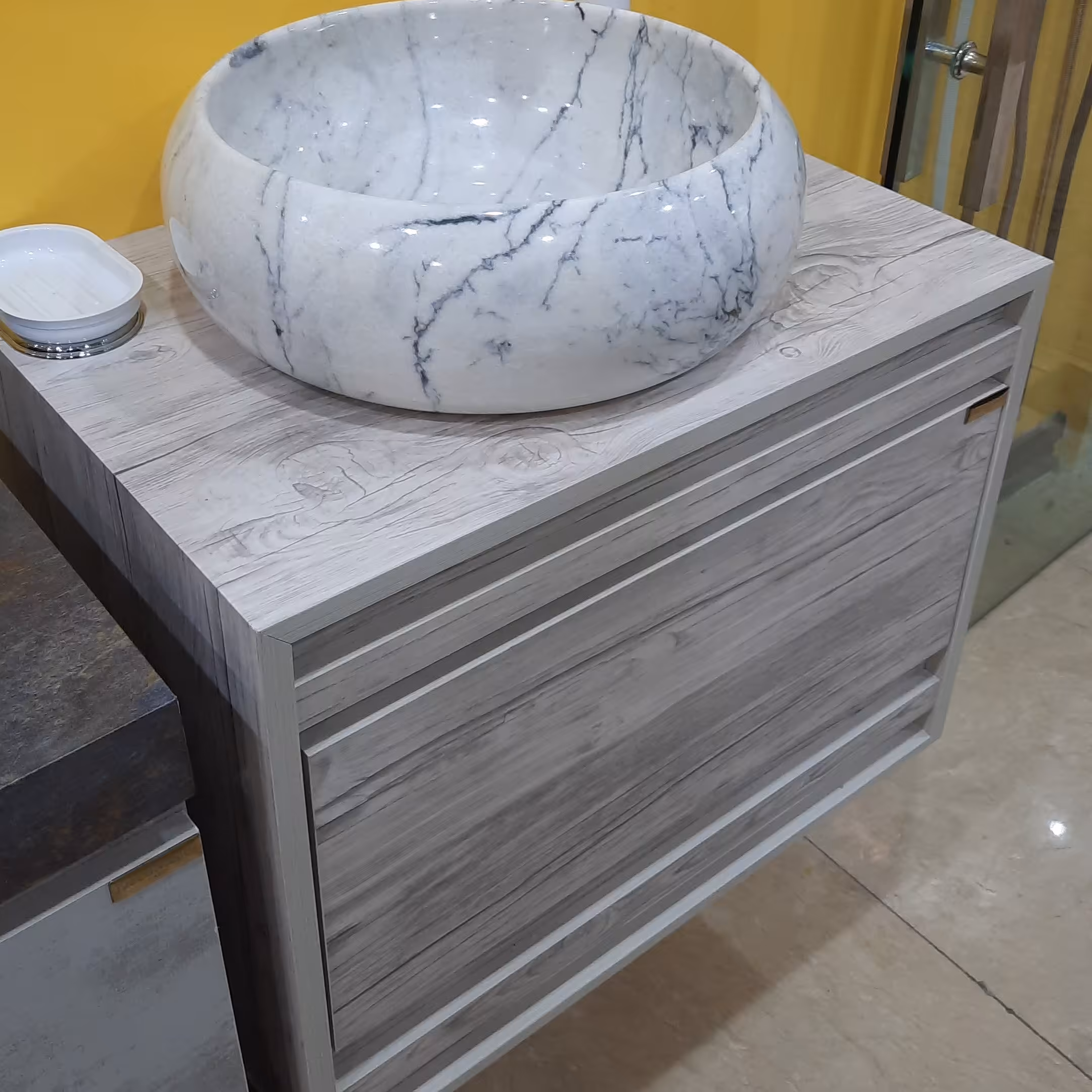 روشویی کابینتی مدل کاج در ابعاد 40 در 60 تمام پی وی سی ضد آب و ضد بخار ارسال به سراسر ایران