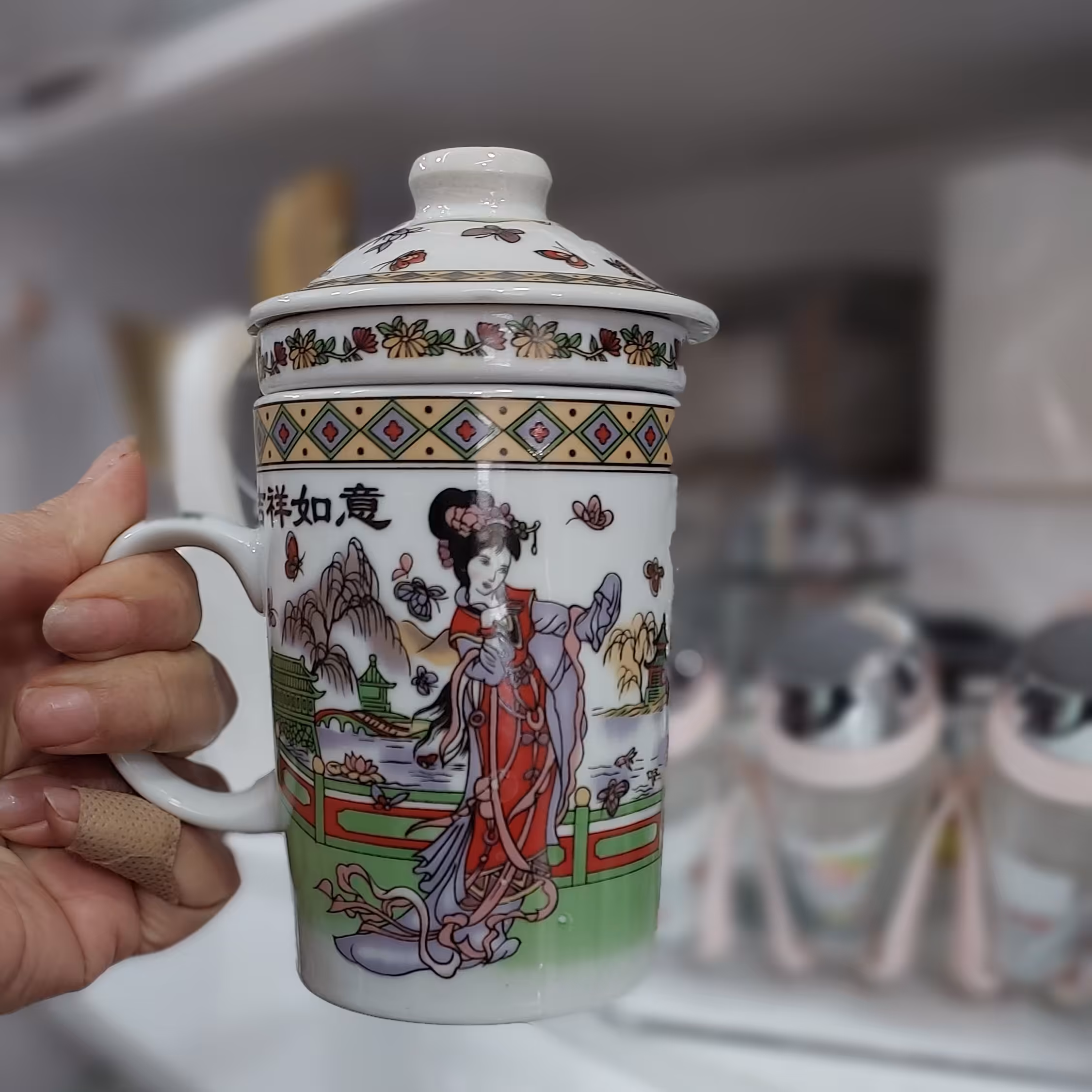 لیوان دمنوش 