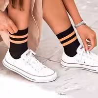 جوراب دوخط خردلی زمینه مشکی نیم ساق نخ پنبه