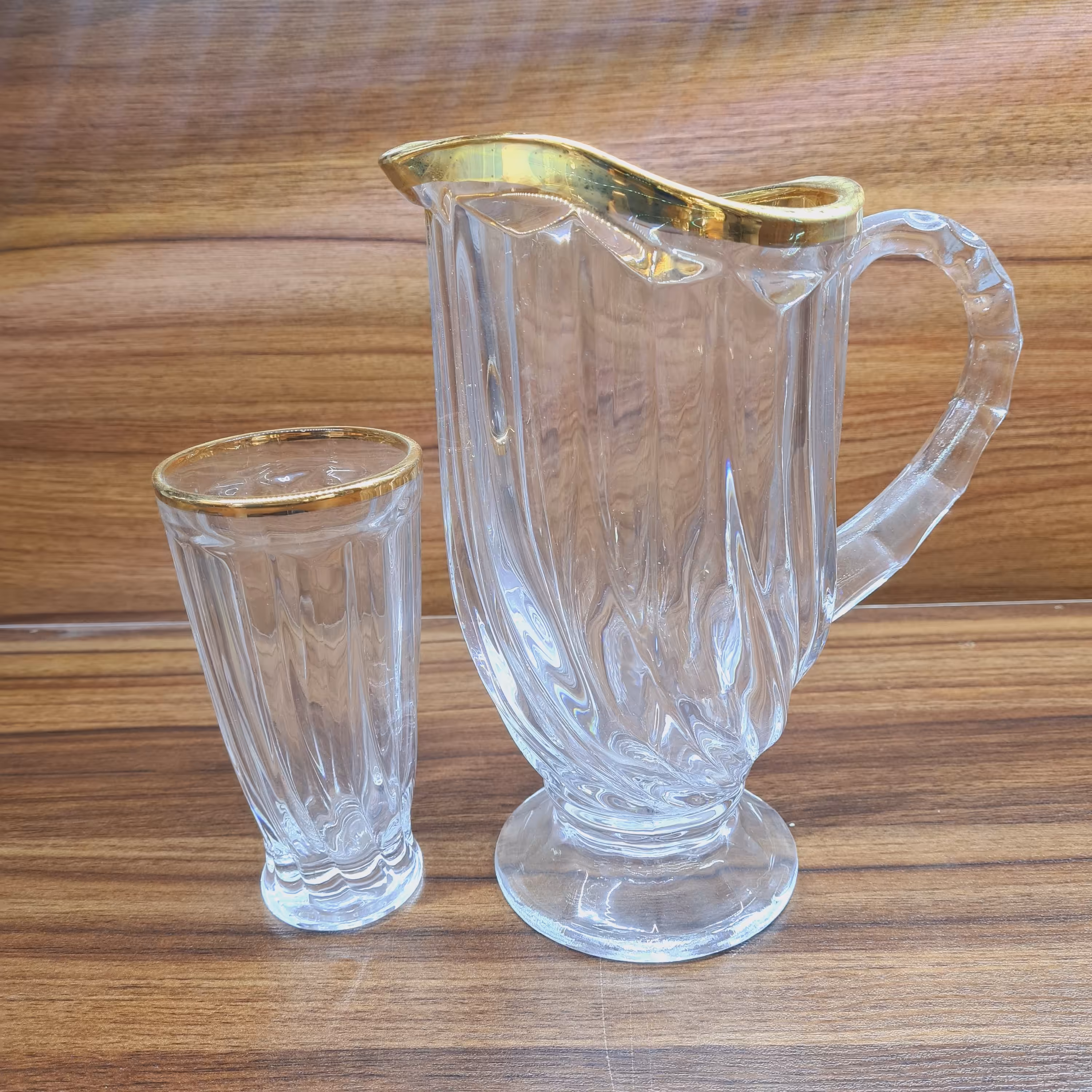 پارچ و لیوان تولیپ لب طلا کریستال خارجی اصل ، پارک و لیوان کریستال ، سرویس تولیپ ، سرویس کریستال ، لیوان کریستال 