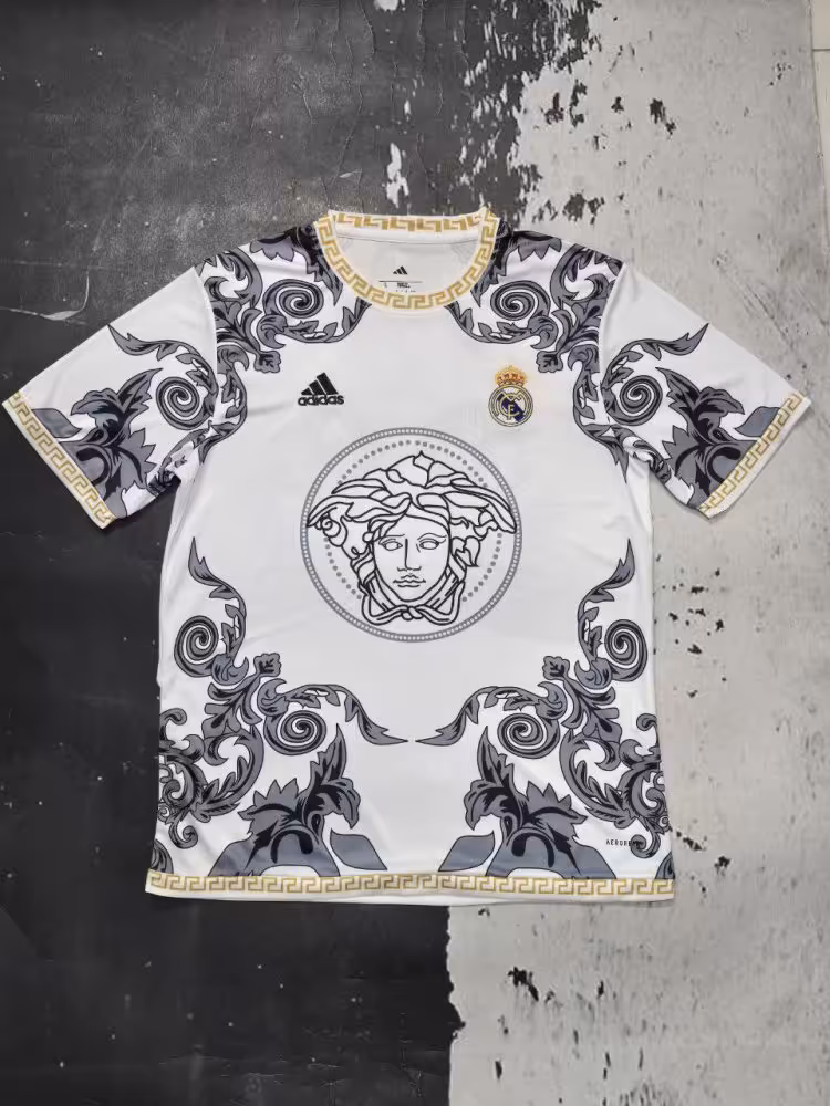 کیت کانسپت ورساچه رئال 2025 سفید (هواداری)