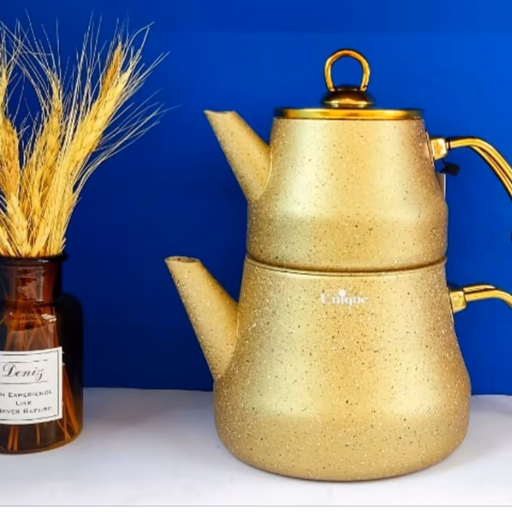 کتری و قوری یونیک شیک و کاربردی .حجم کتری 3لیترو حجم قوری 800 سی سی