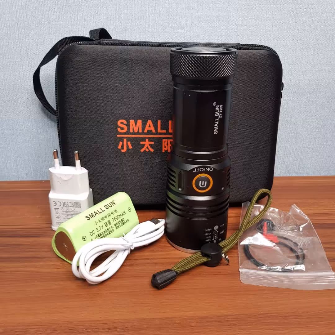 نور افکن دستیT209..پر قدرت .کم حجم .بردی 700 متری