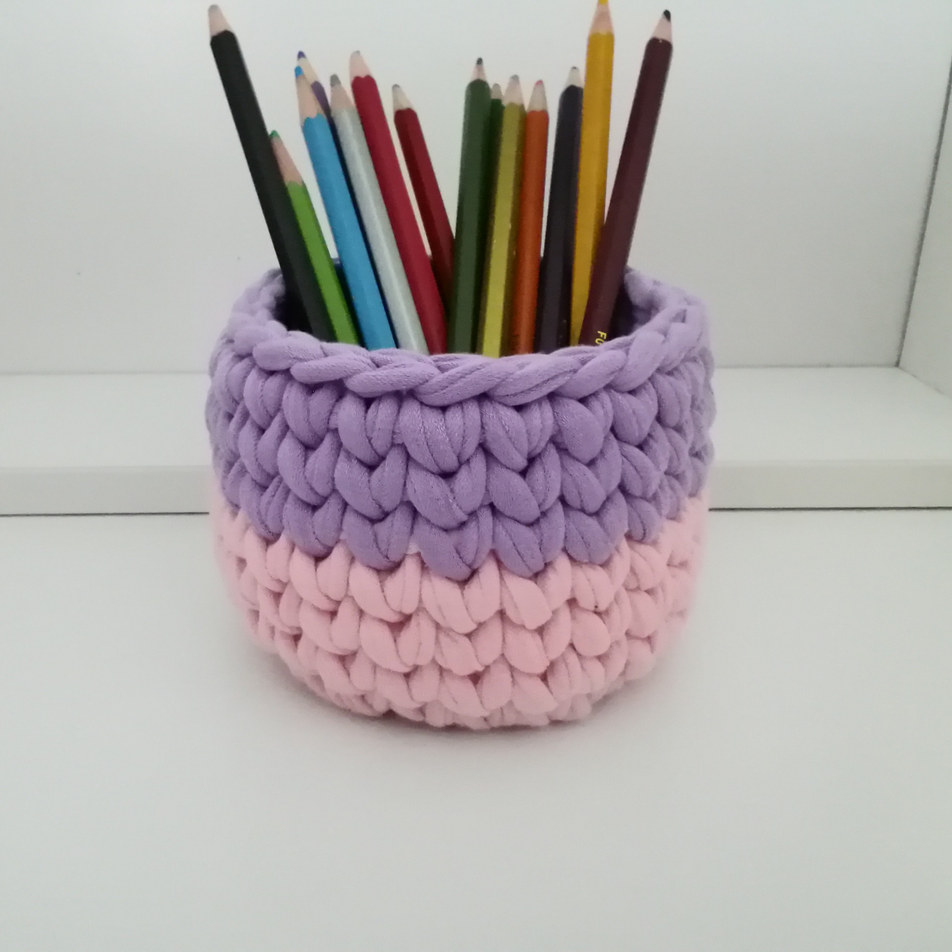 سبد تریکو مدل جامدادی رو میزی دورنگ